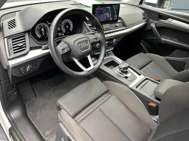 Audi Q5 view 13
