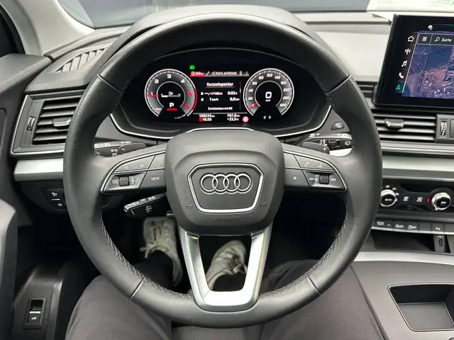 Audi Q5 view 15