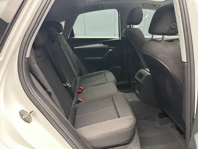 Audi Q5 view 24
