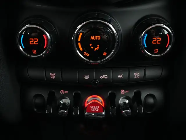 MINI Hatch view 12