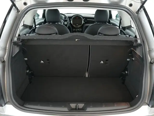 MINI Hatch view 6