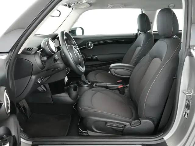 MINI Hatch view 8