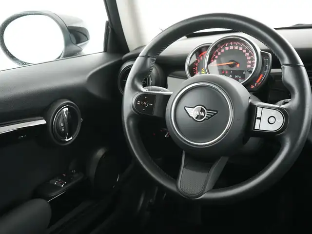 MINI Hatch view 10
