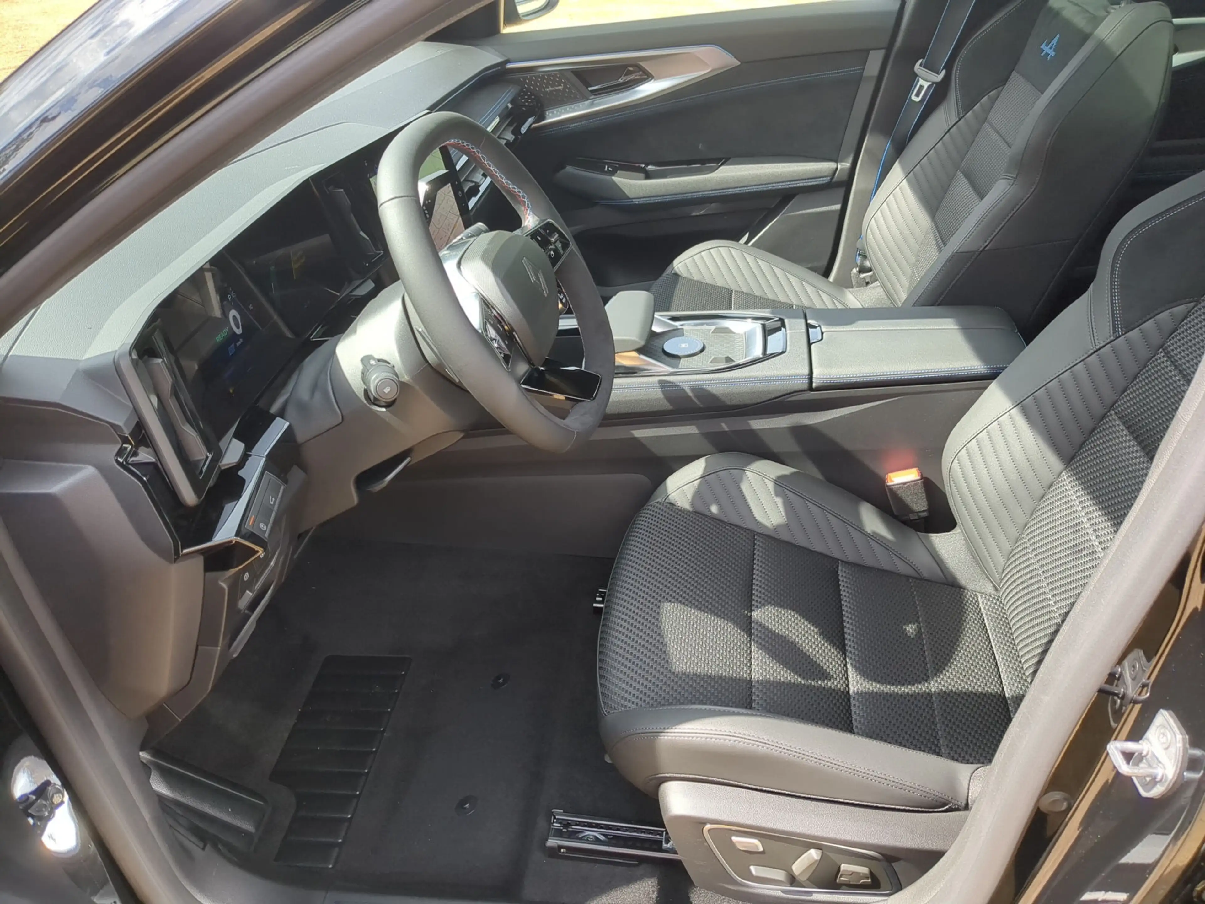 Renault Austral E-TECH 200 Full Hybrid Esprit Alpine Harman-Kardon — photo 5