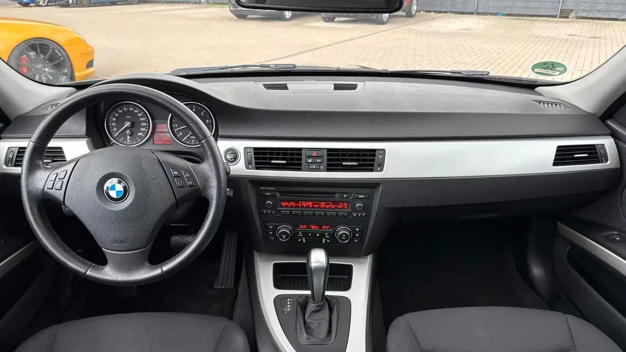 BMW 325i 218CH