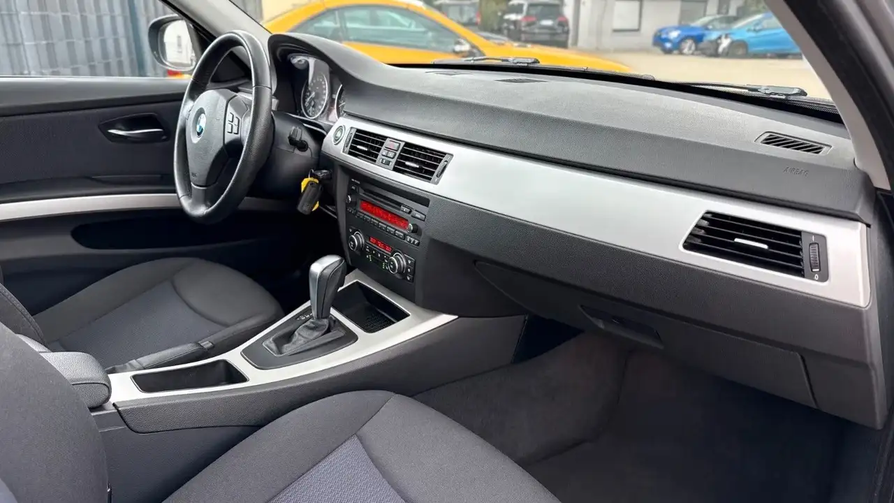 BMW 325i 218CH
