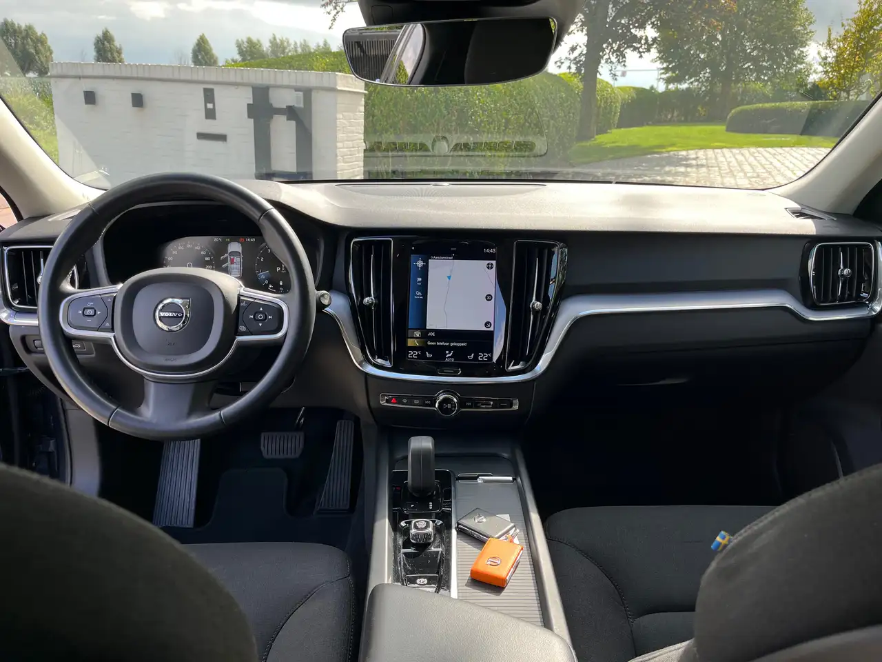 Volvo V60 2.0 B3 MHEV Geartronic/1eignr/93400km/Carplay/Led/Camera/Navi/Cruise/Clima..., миниатюра 2
