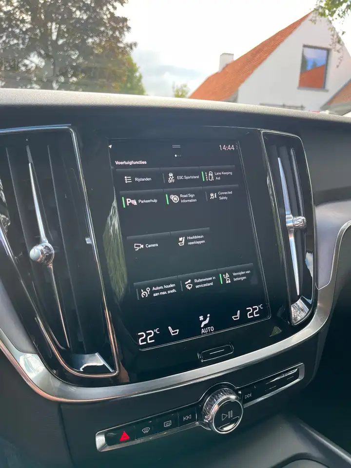 Volvo V60 2.0 B3 MHEV Geartronic/1eignr/93400km/Carplay/Led/Camera/Navi/Cruise/Clima..., миниатюра 19