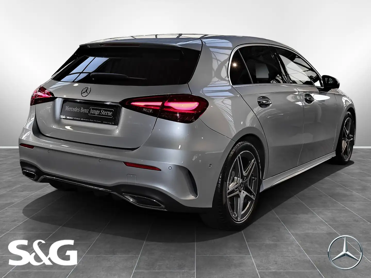 Mercedes-Benz A 200 AMG PANORAMA+360°+TOTWINKEL+MBUX+LED+18" Zilver - 2