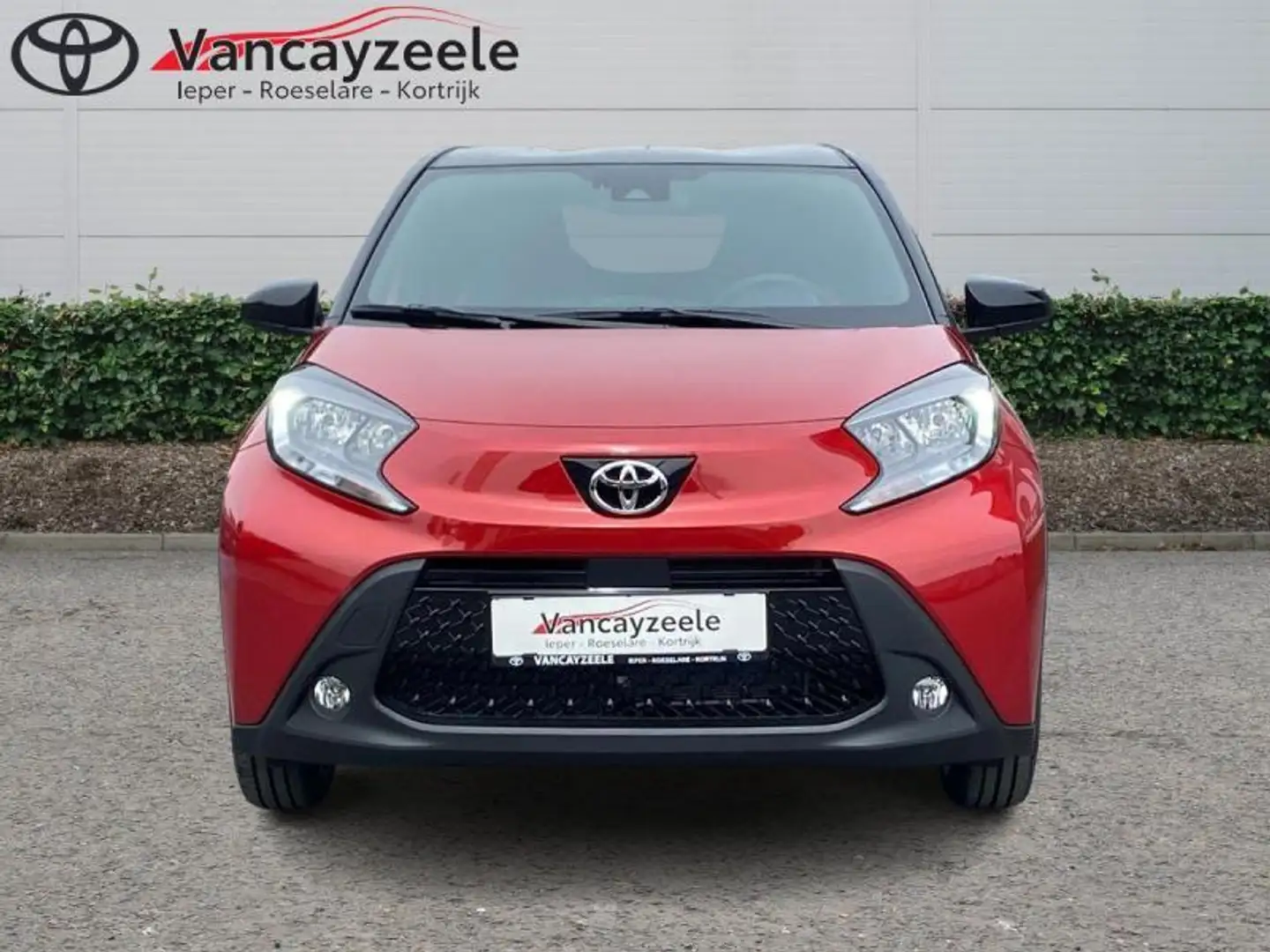 Toyota Aygo X pulse+cam+17\" alu velgen+BT+D Rood - 2