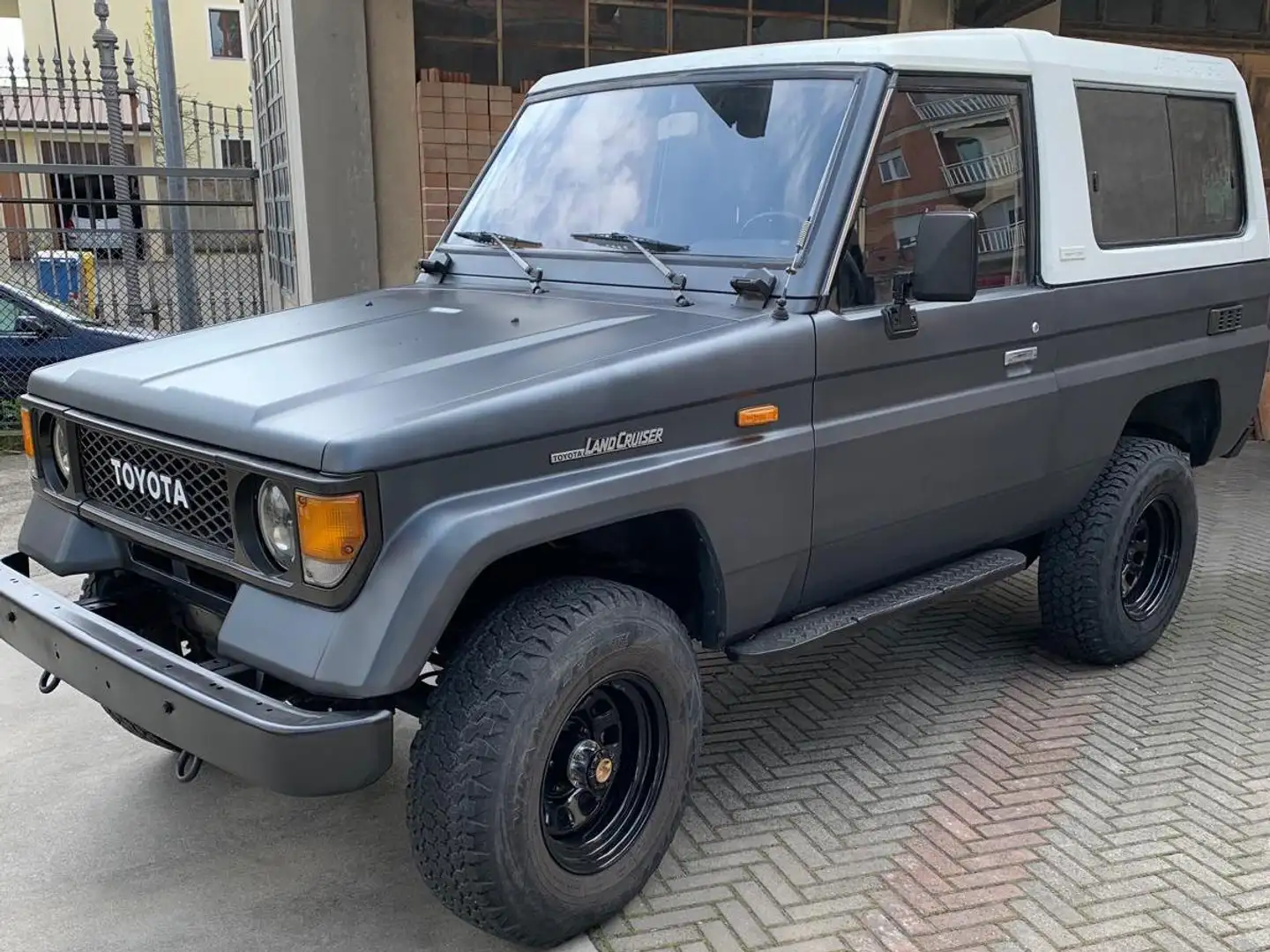 Toyota Land Cruiser Land Cruiser lj73 siva - 1
