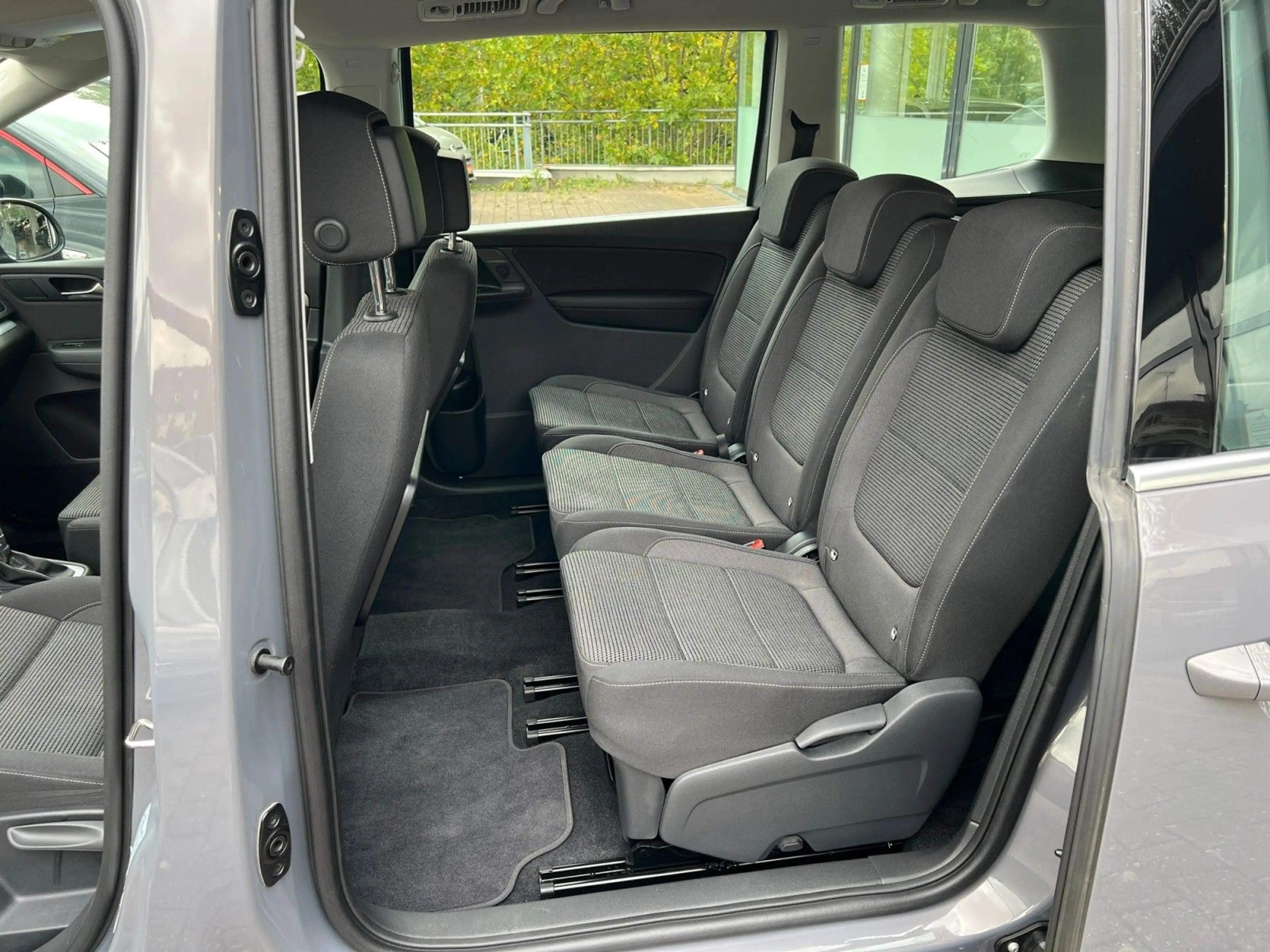 Volkswagen Sharan 1.4TSI DSG Bi-XEN AHK SHZ ACC NAV KLIMA — photo 12