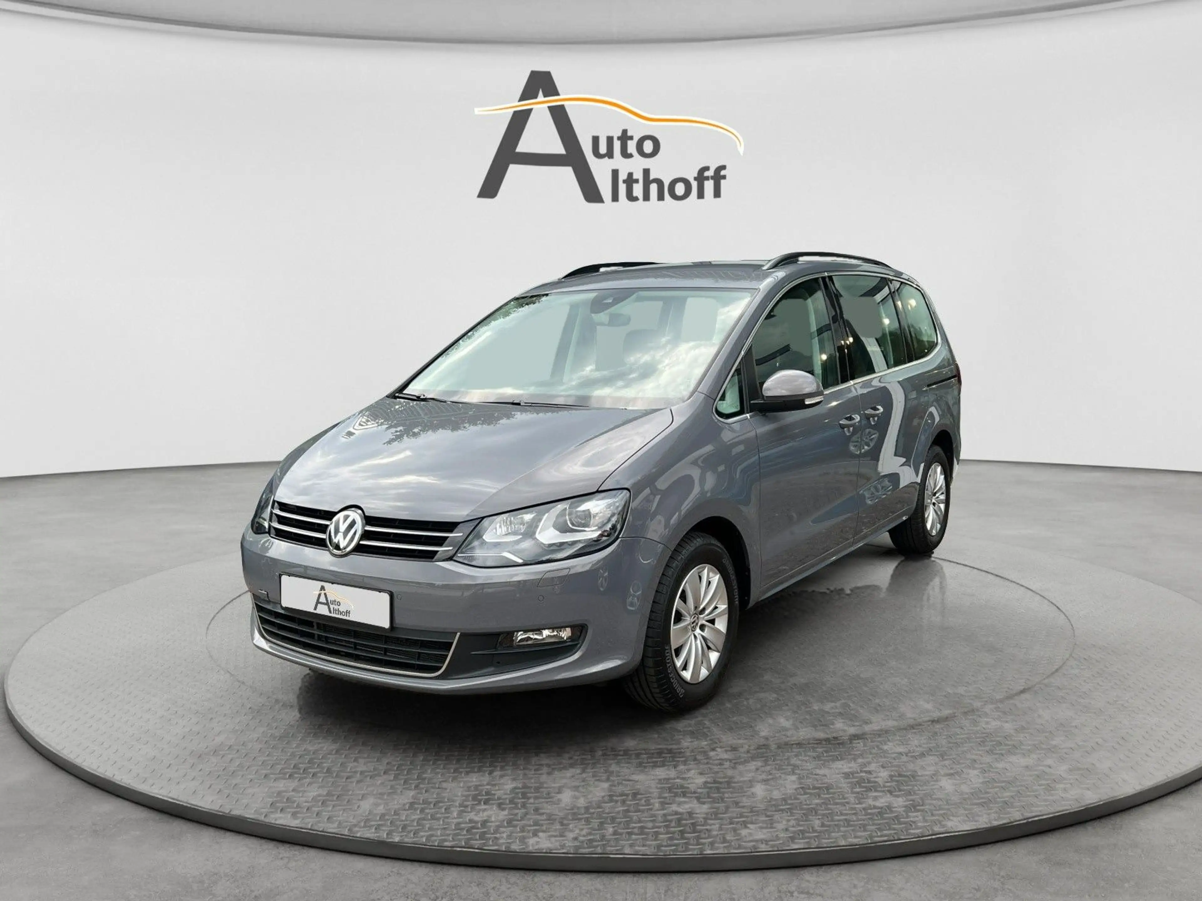 Volkswagen Sharan 1.4TSI DSG Bi-XEN AHK SHZ ACC NAV KLIMA — photo 3