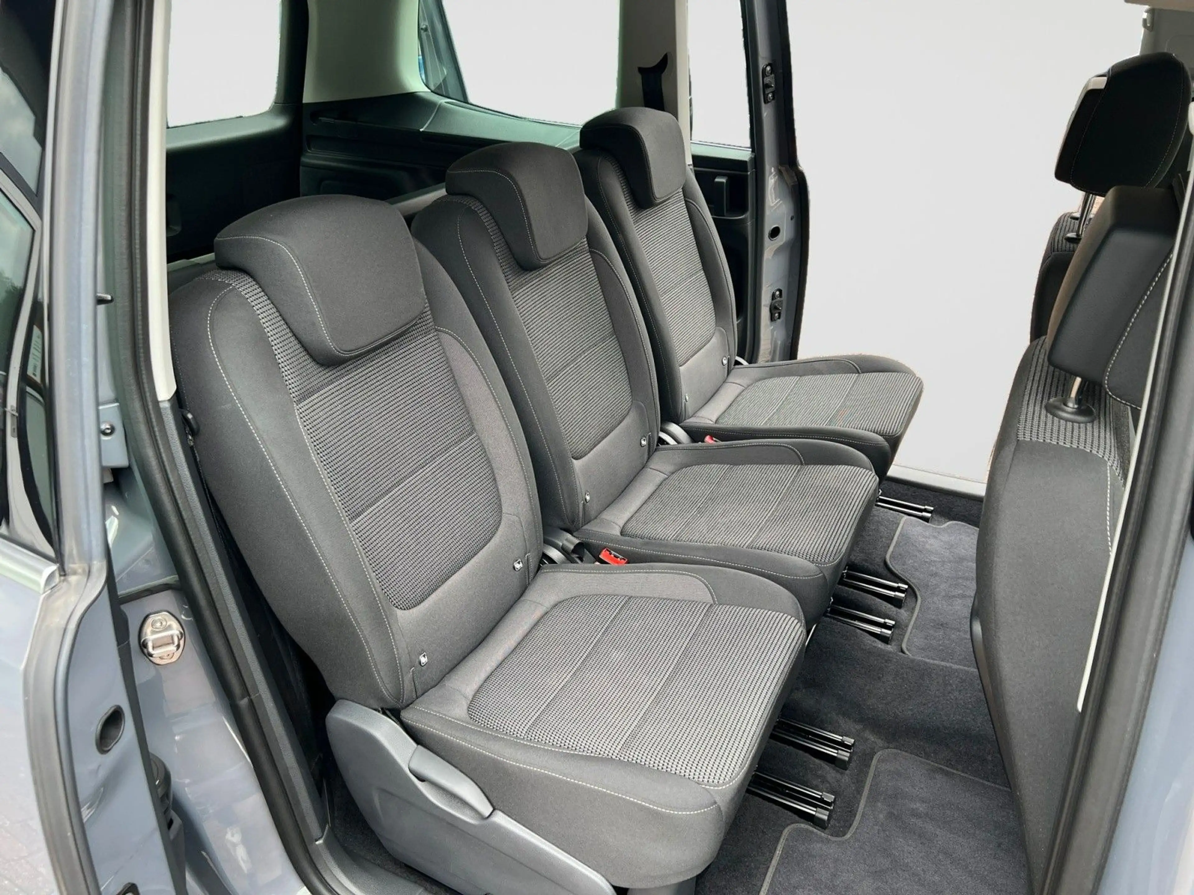 Volkswagen Sharan 1.4TSI DSG Bi-XEN AHK SHZ ACC NAV KLIMA — photo 13