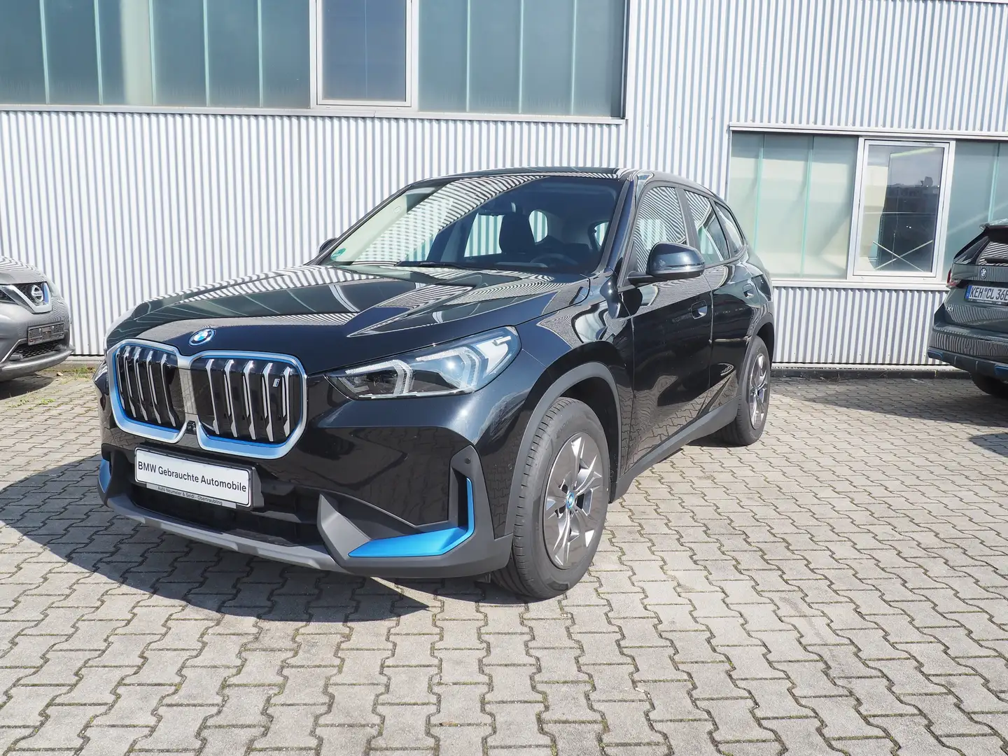 BMW iX1 xDrive30*adaptivLED*HUD*ACC*Sitzhzg*360°Kamera* Negro - 2