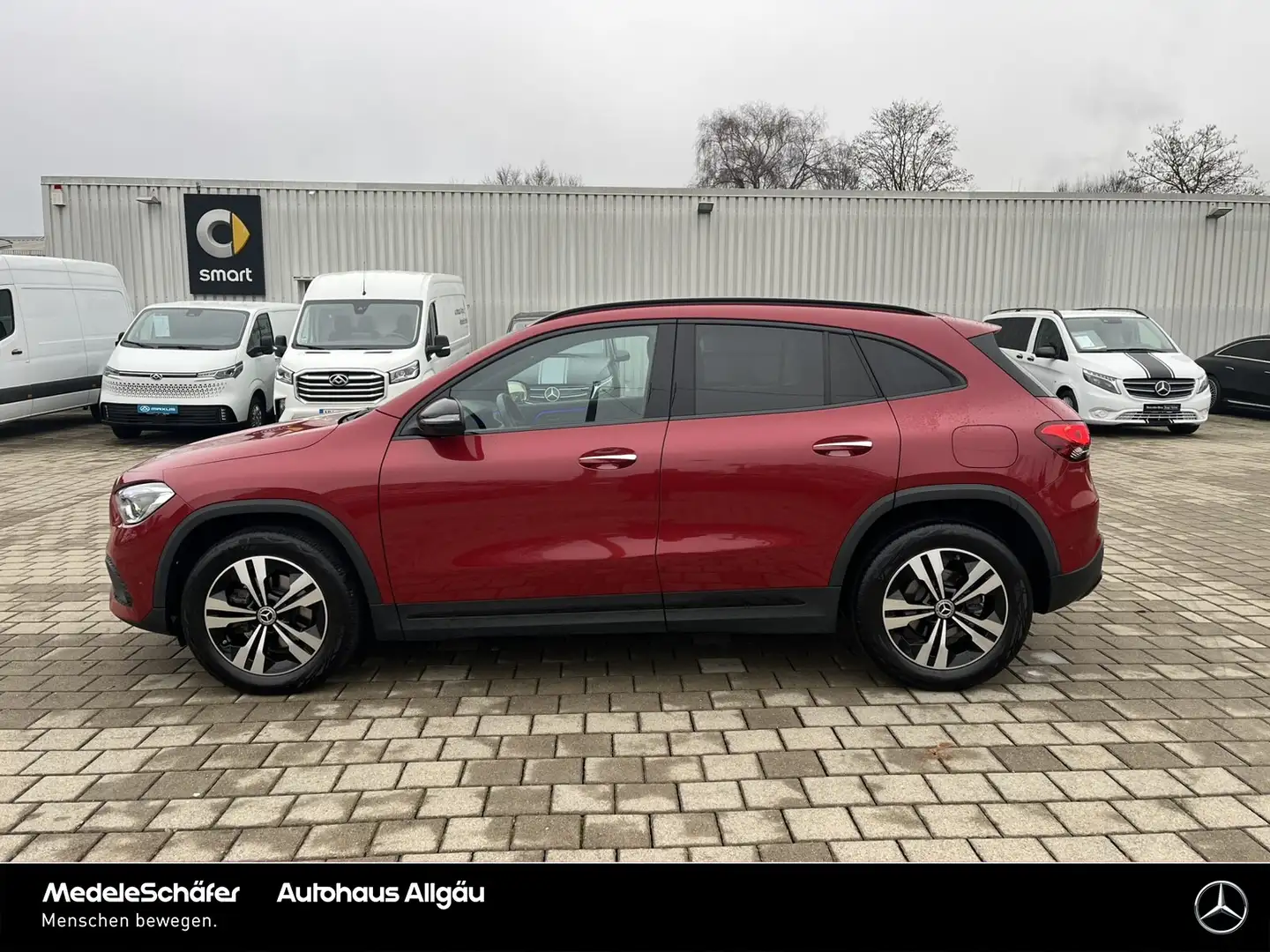 Mercedes-Benz GLA 200 GLA 200 Progressive Night Distronic M-LED Keyless Rot - 2