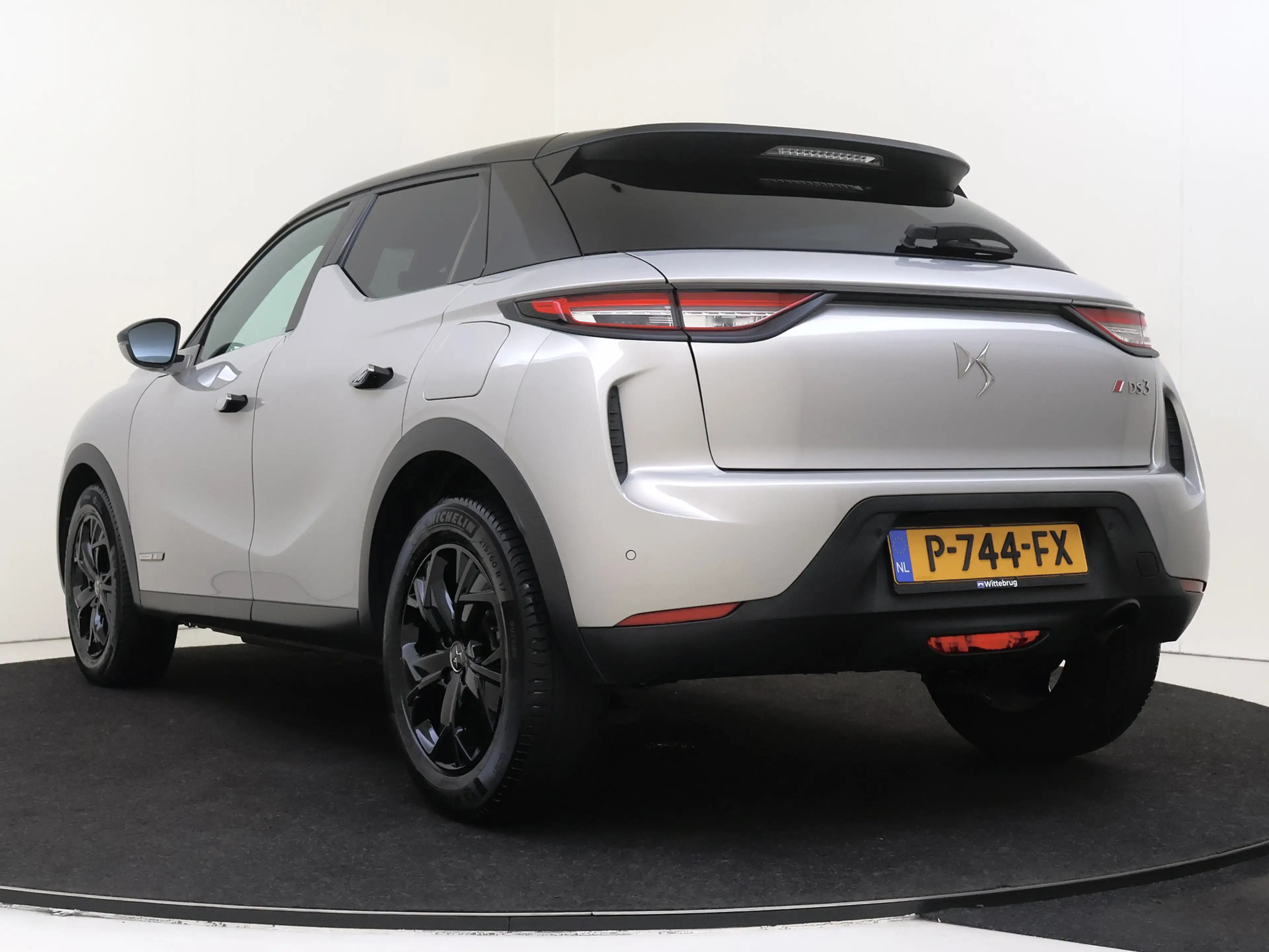 DS Automobiles DS 3 Crossback 1.2 PureTech Performance Line — photo 4