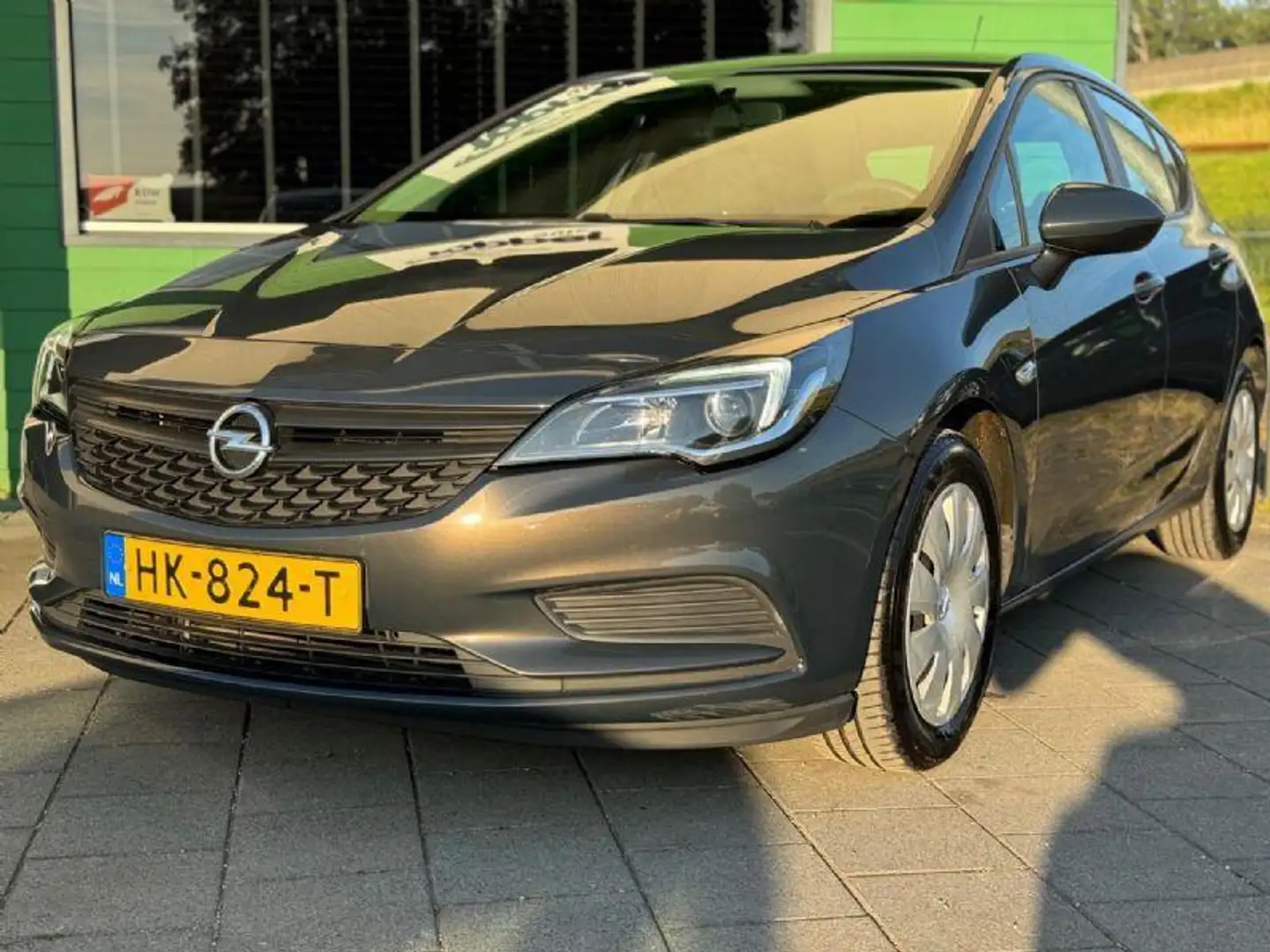 Opel Astra 1.0 Selection / Airco / USB / Aux / Trekhaak / Szürke - 2