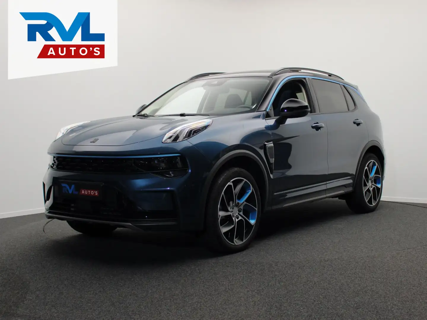 Lynk & Co 01 1.5 261PK Plug-in Hybrid Pano/dak Apple/Carplay Ad Blau - 1