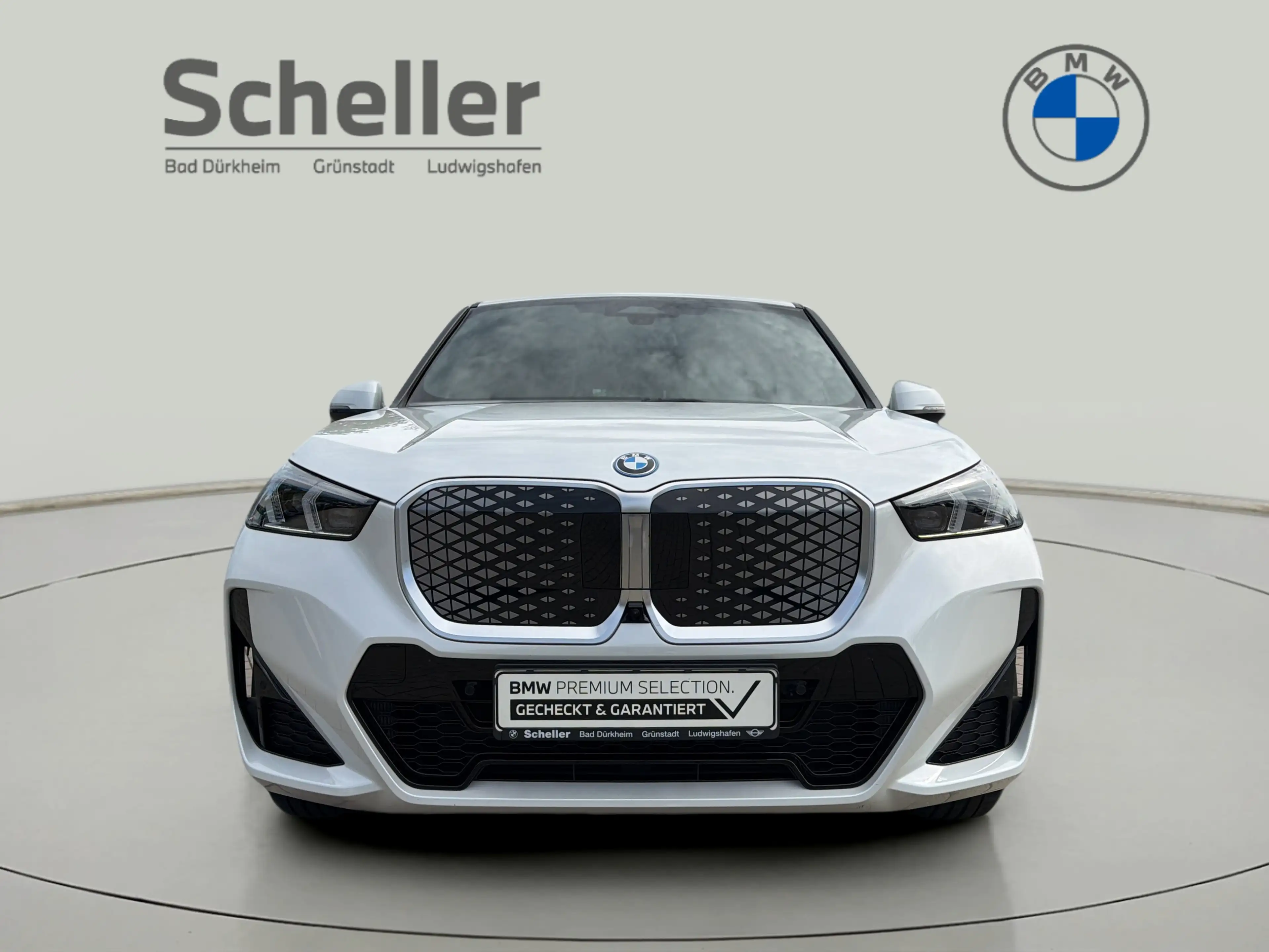 BMW iX1 xDrive30 M Sportpaket Head-Up LED Pano.Dach — photo 3