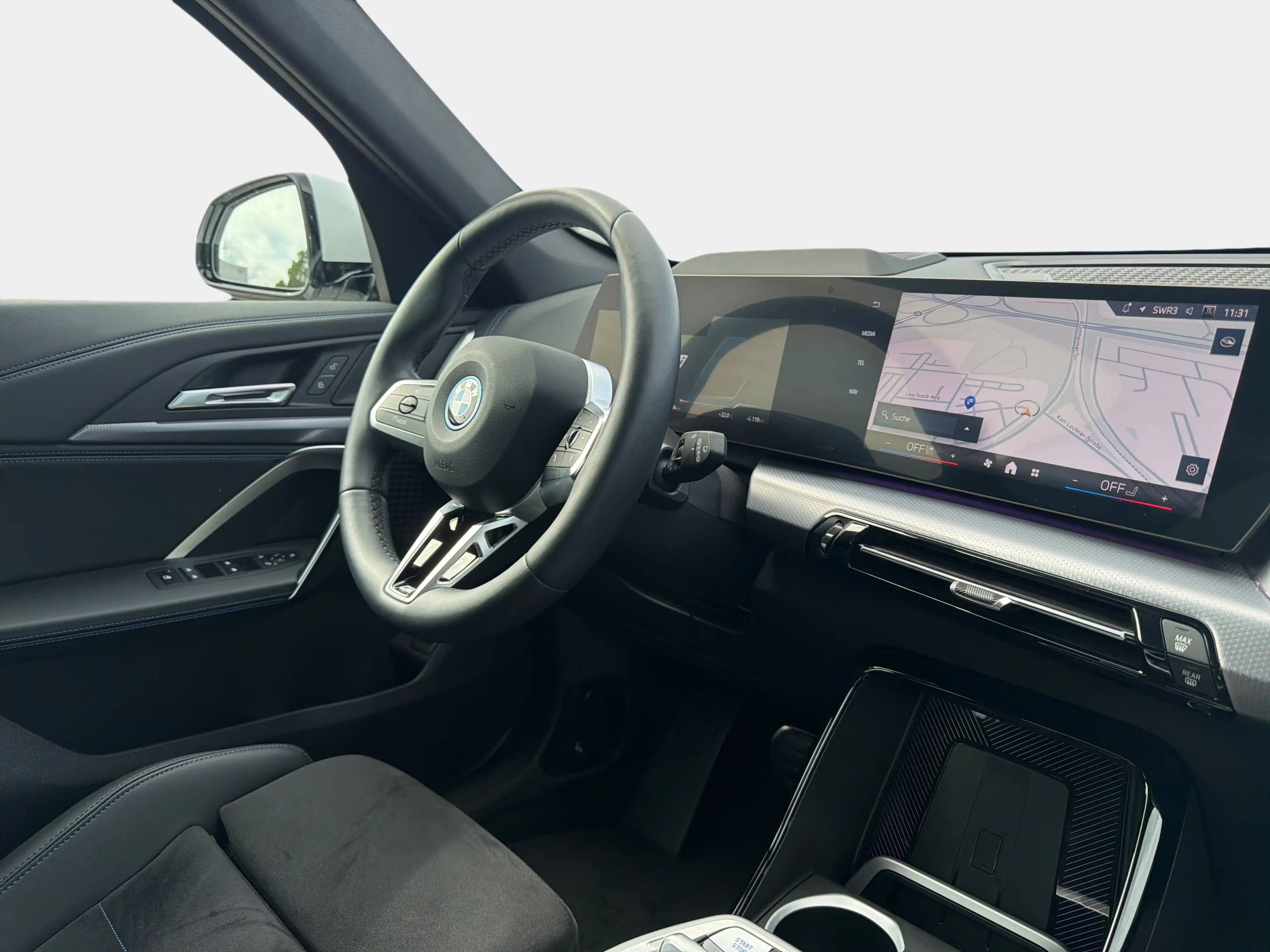 BMW iX1 xDrive30 M Sportpaket Head-Up LED Pano.Dach — photo 14