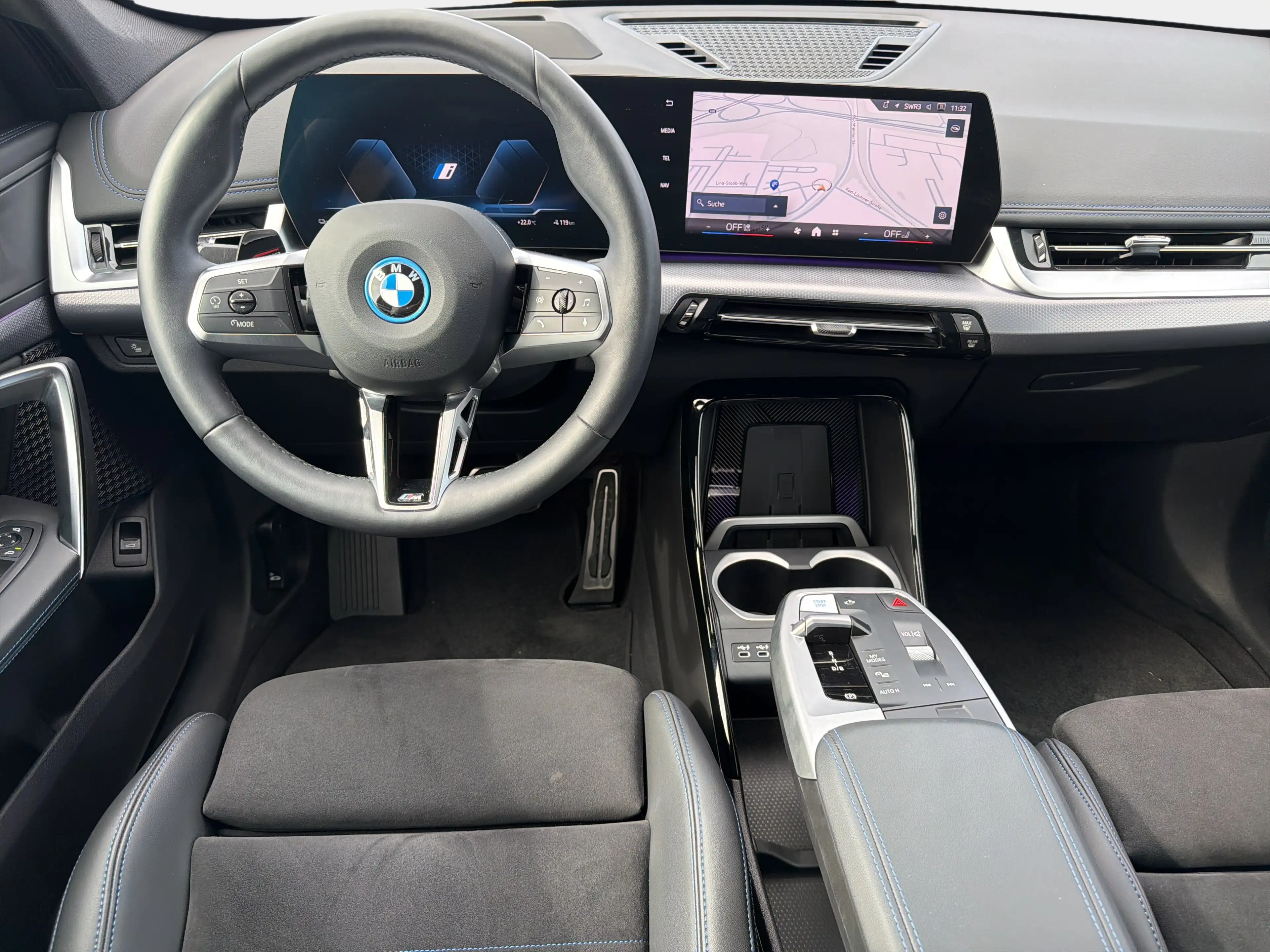 BMW iX1 xDrive30 M Sportpaket Head-Up LED Pano.Dach — photo 15
