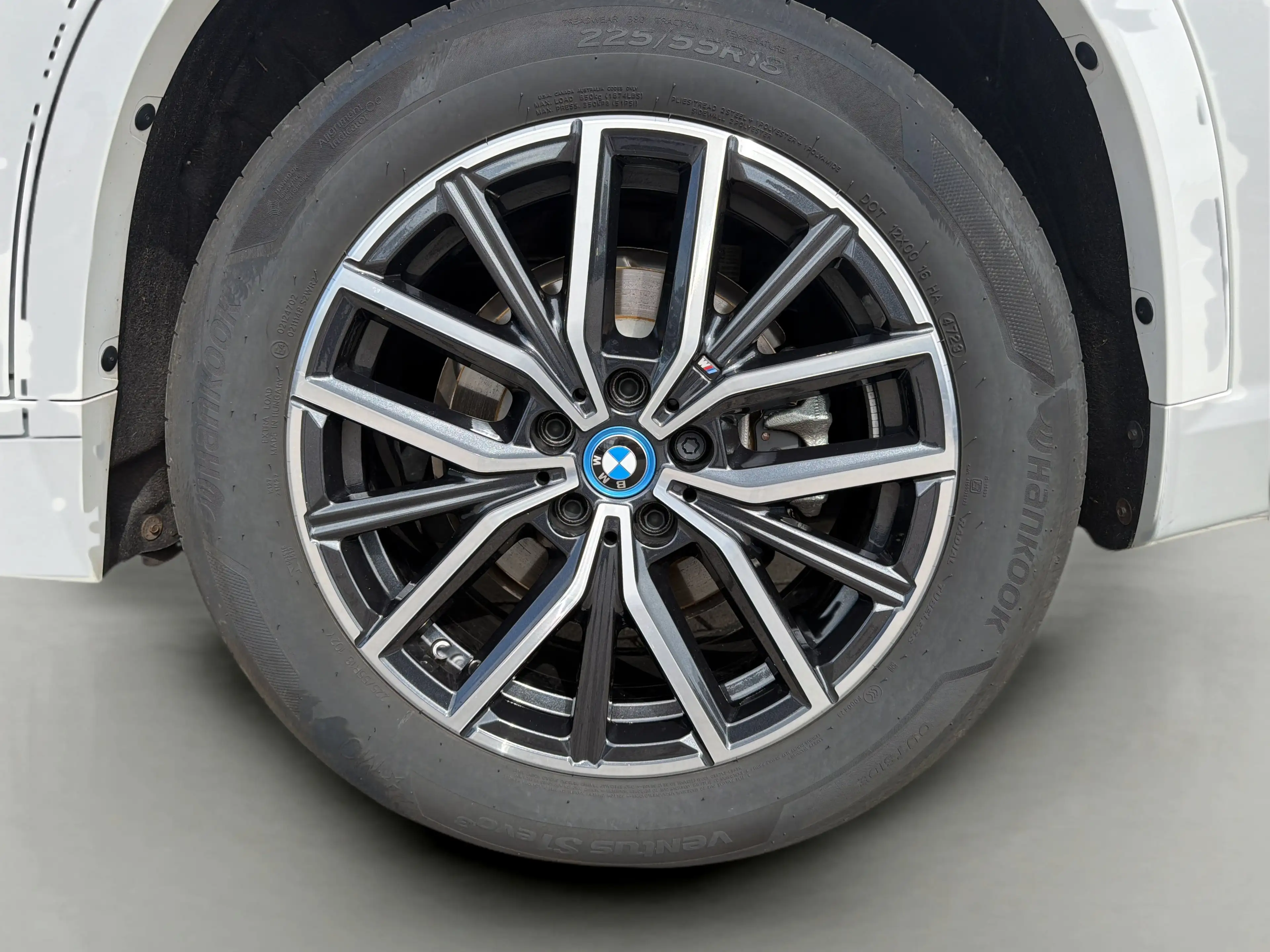 BMW iX1 xDrive30 M Sportpaket Head-Up LED Pano.Dach — photo 13