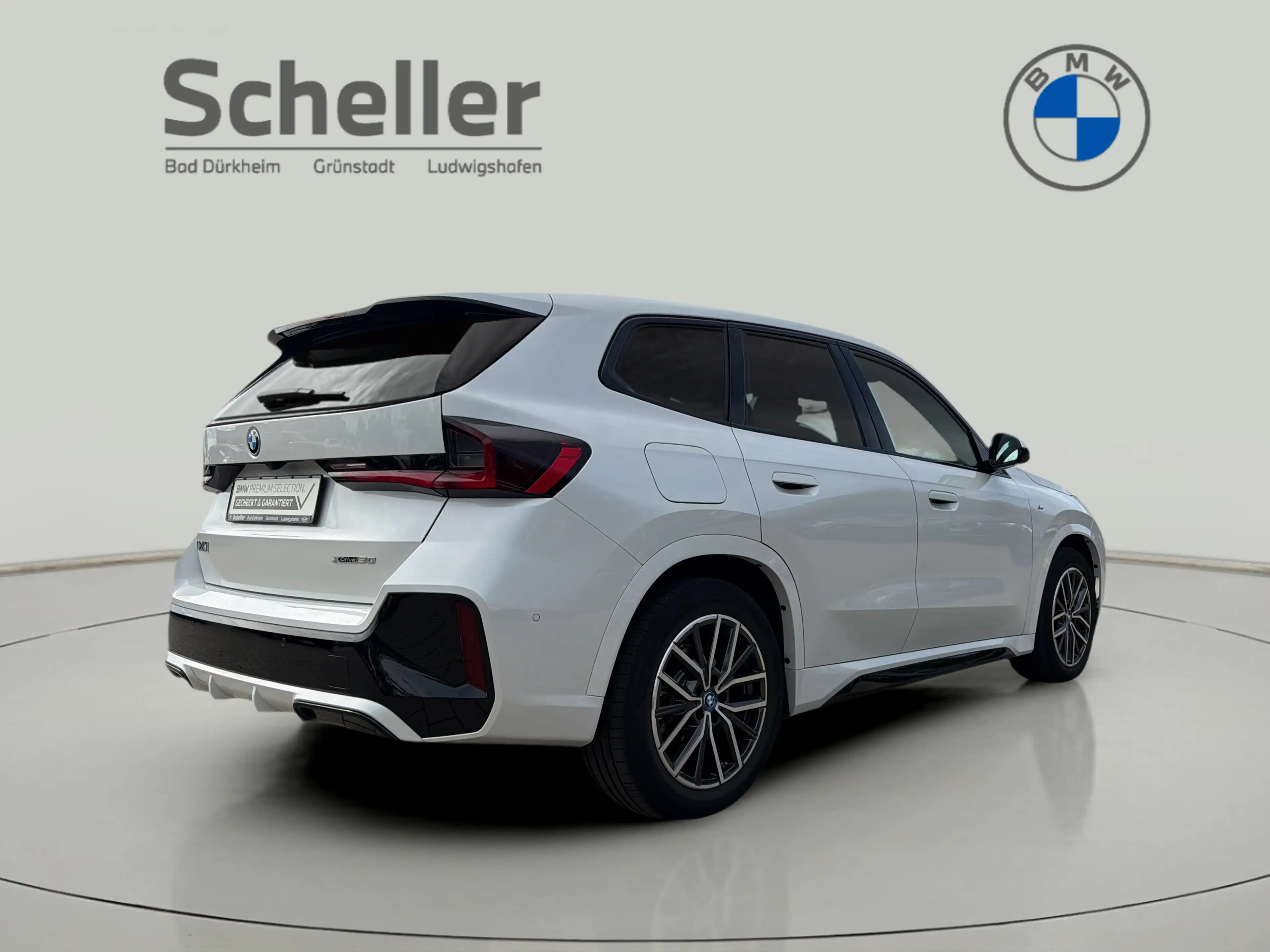 BMW iX1 xDrive30 M Sportpaket Head-Up LED Pano.Dach — photo 8