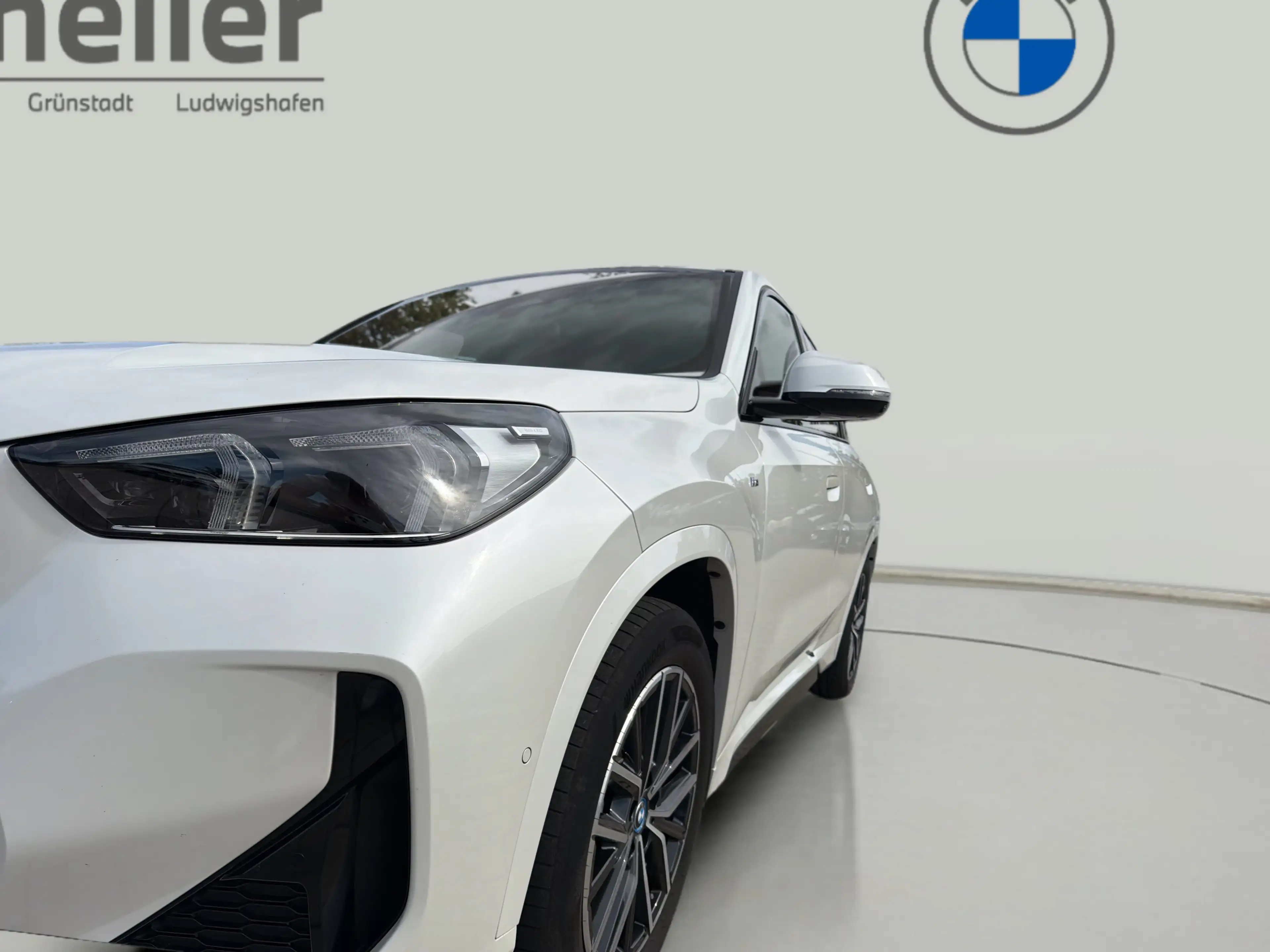BMW iX1 xDrive30 M Sportpaket Head-Up LED Pano.Dach — photo 11