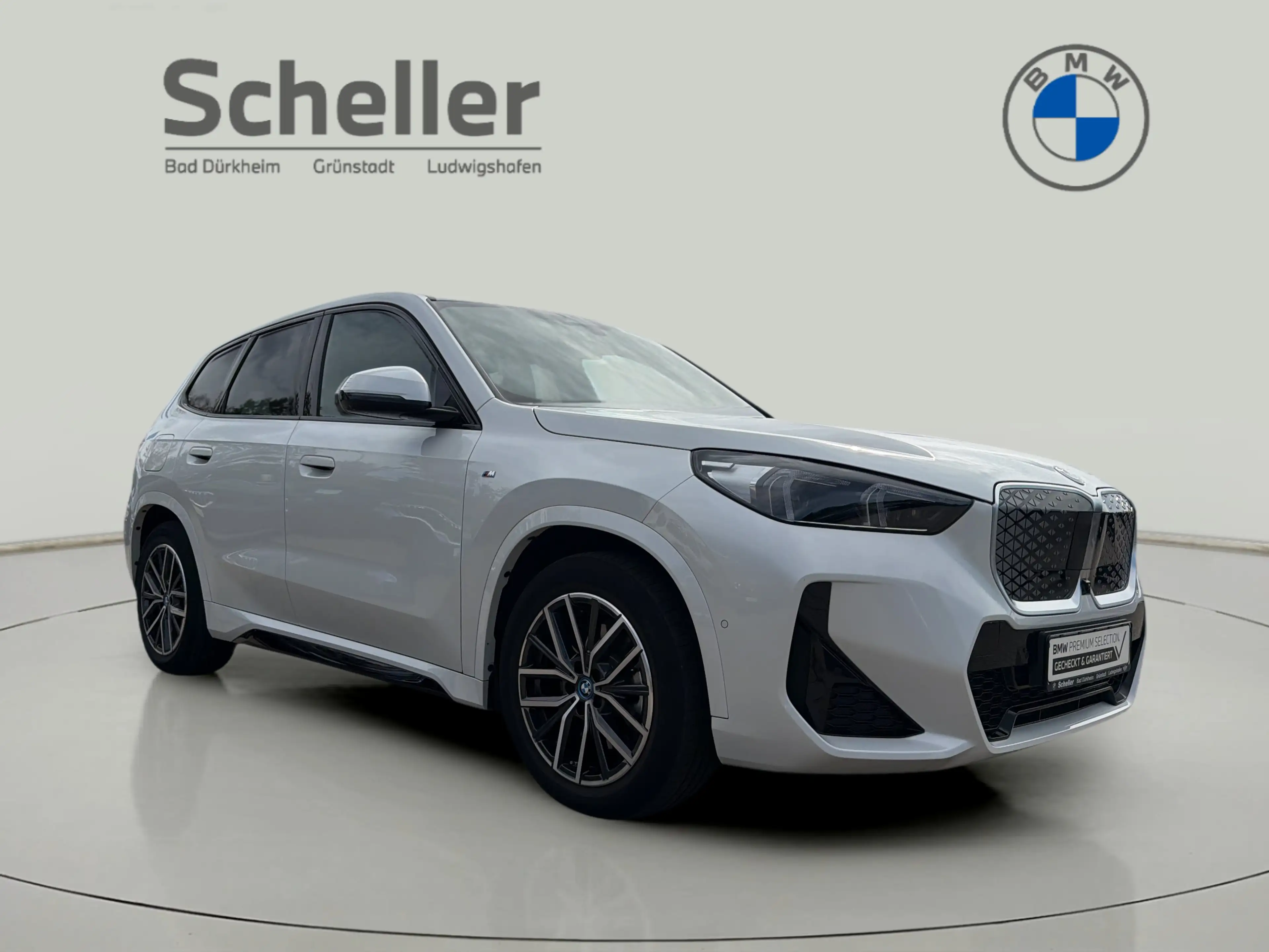 BMW iX1 xDrive30 M Sportpaket Head-Up LED Pano.Dach — photo 10