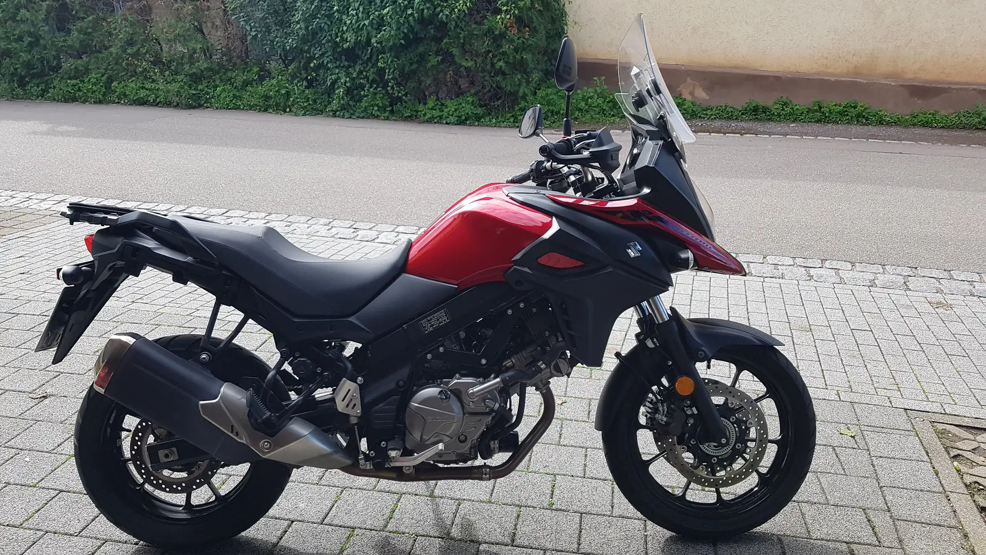 Suzuki V-Strom 650 Roşu - 1