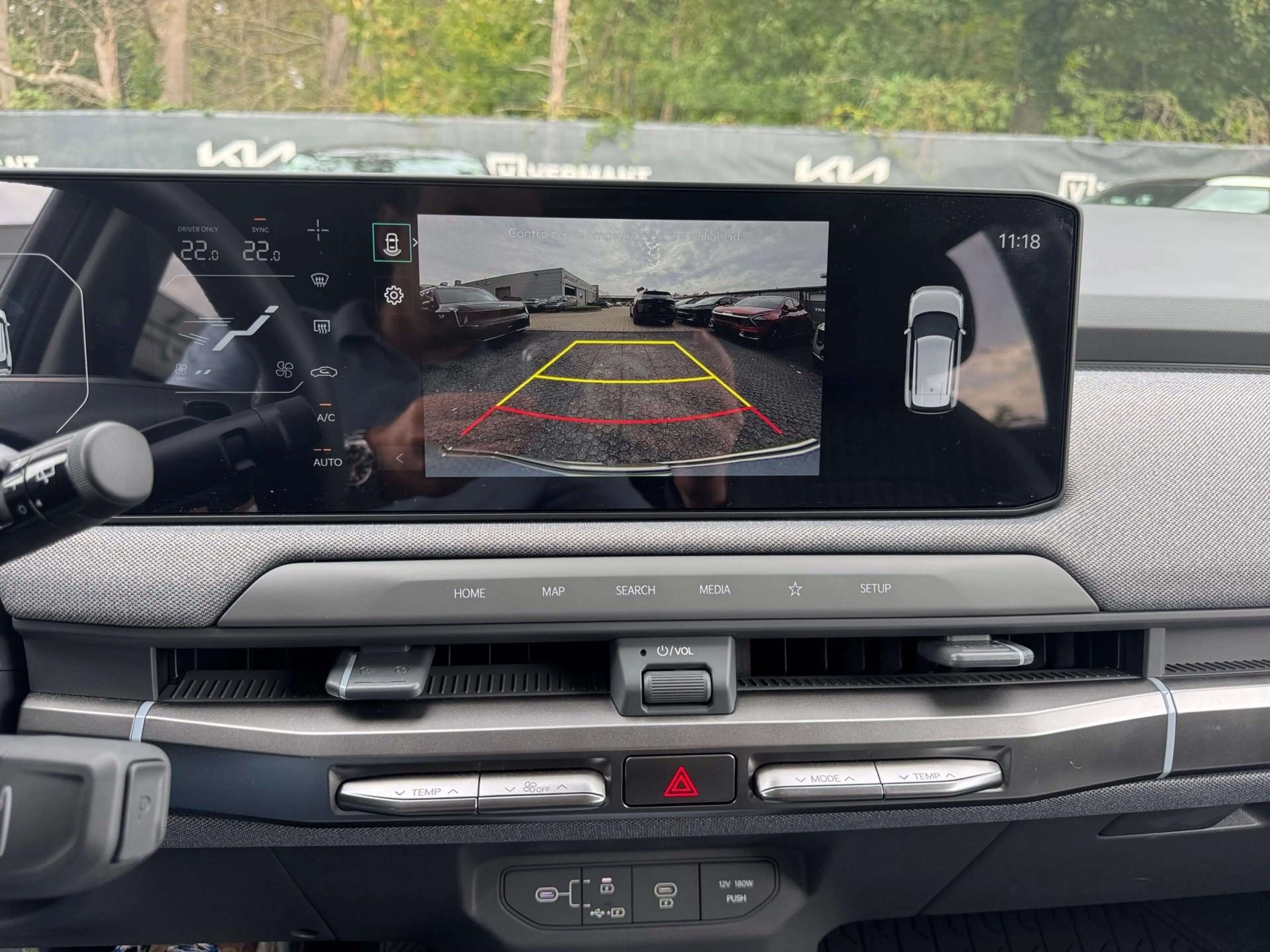 Kia EV3 81,4 kWh Earth — photo 11