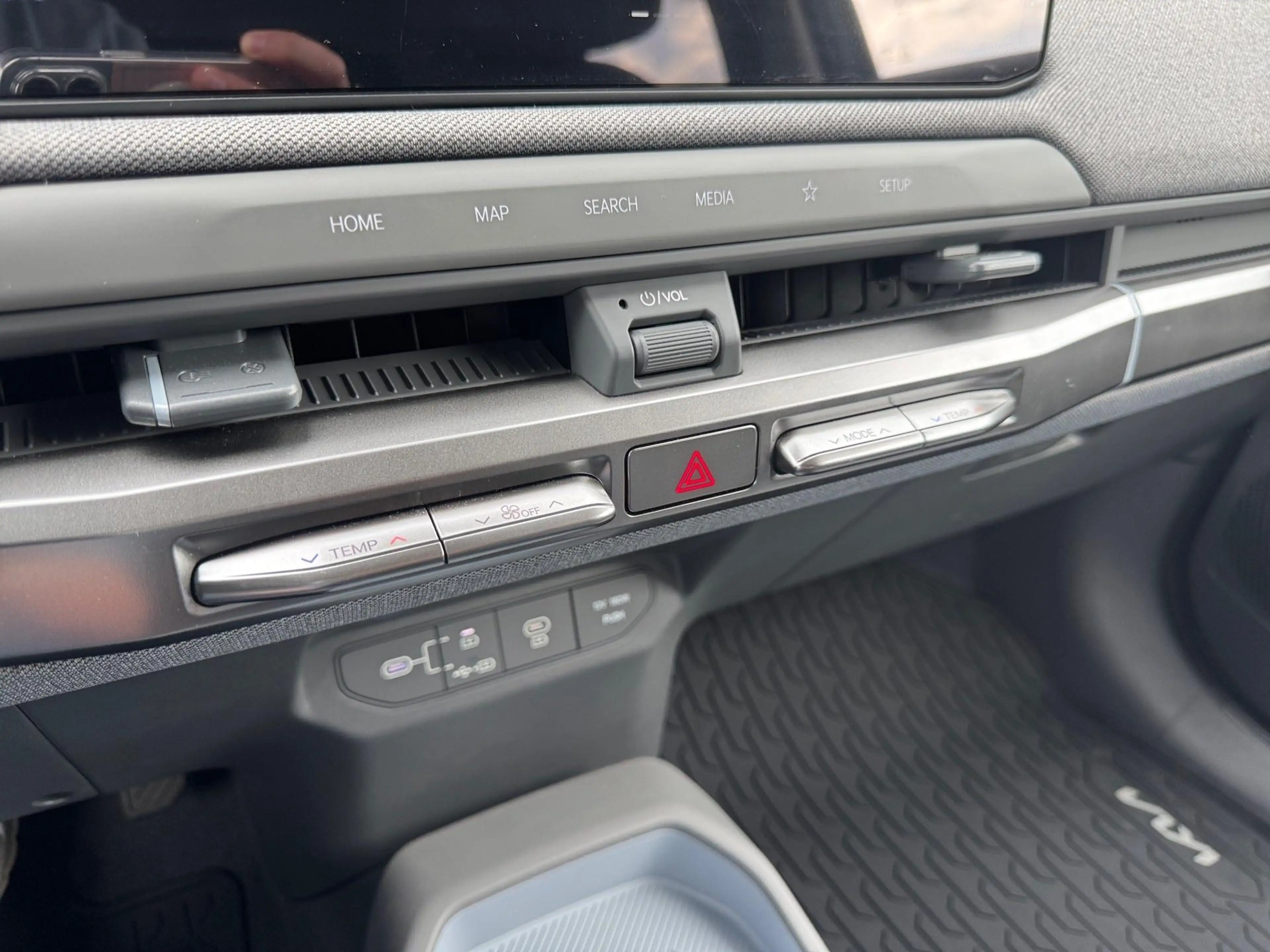 Kia EV3 81,4 kWh Earth — photo 13
