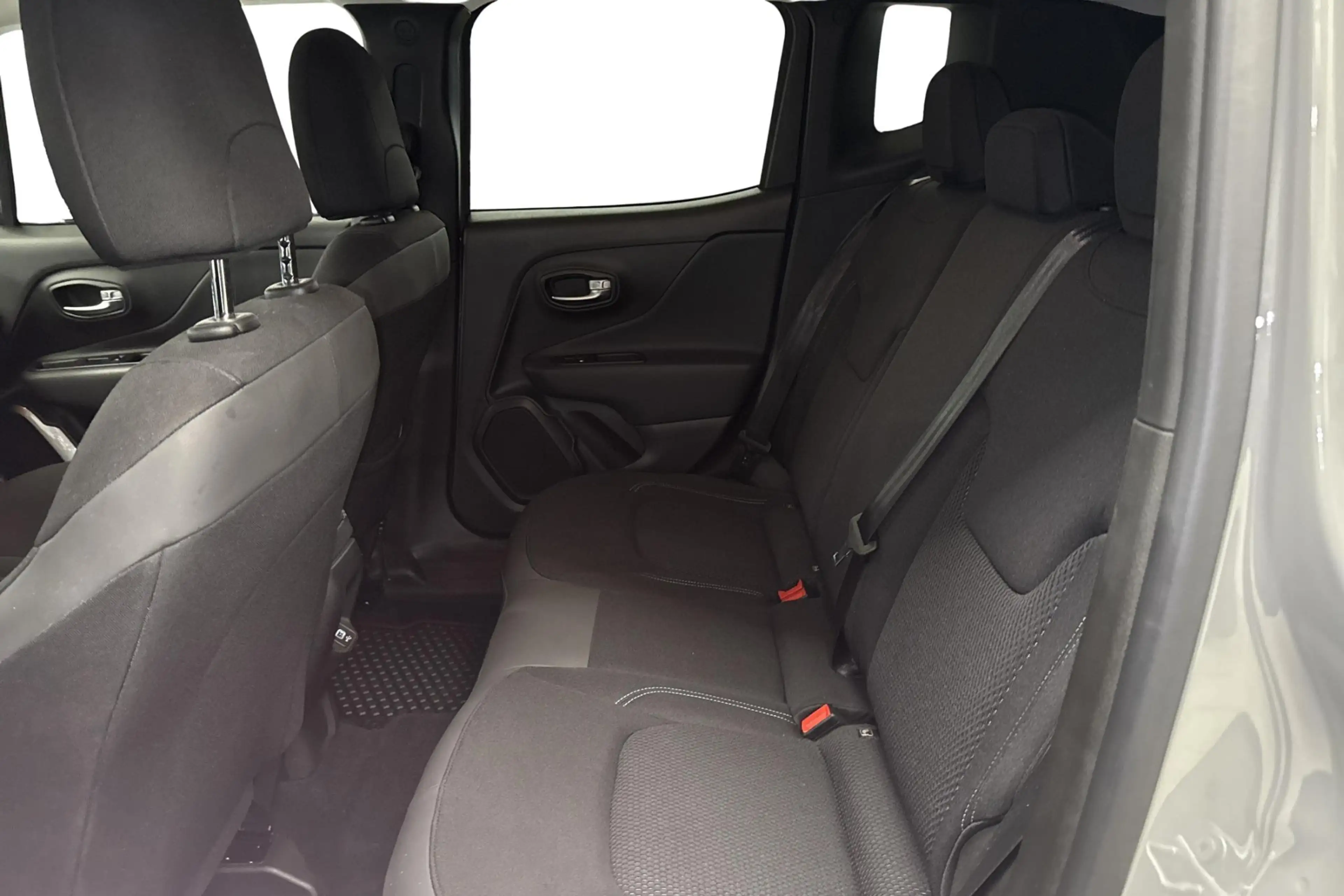 Jeep Renegade 1.3 T4 150 4x2 DDCT Longitude — photo 7