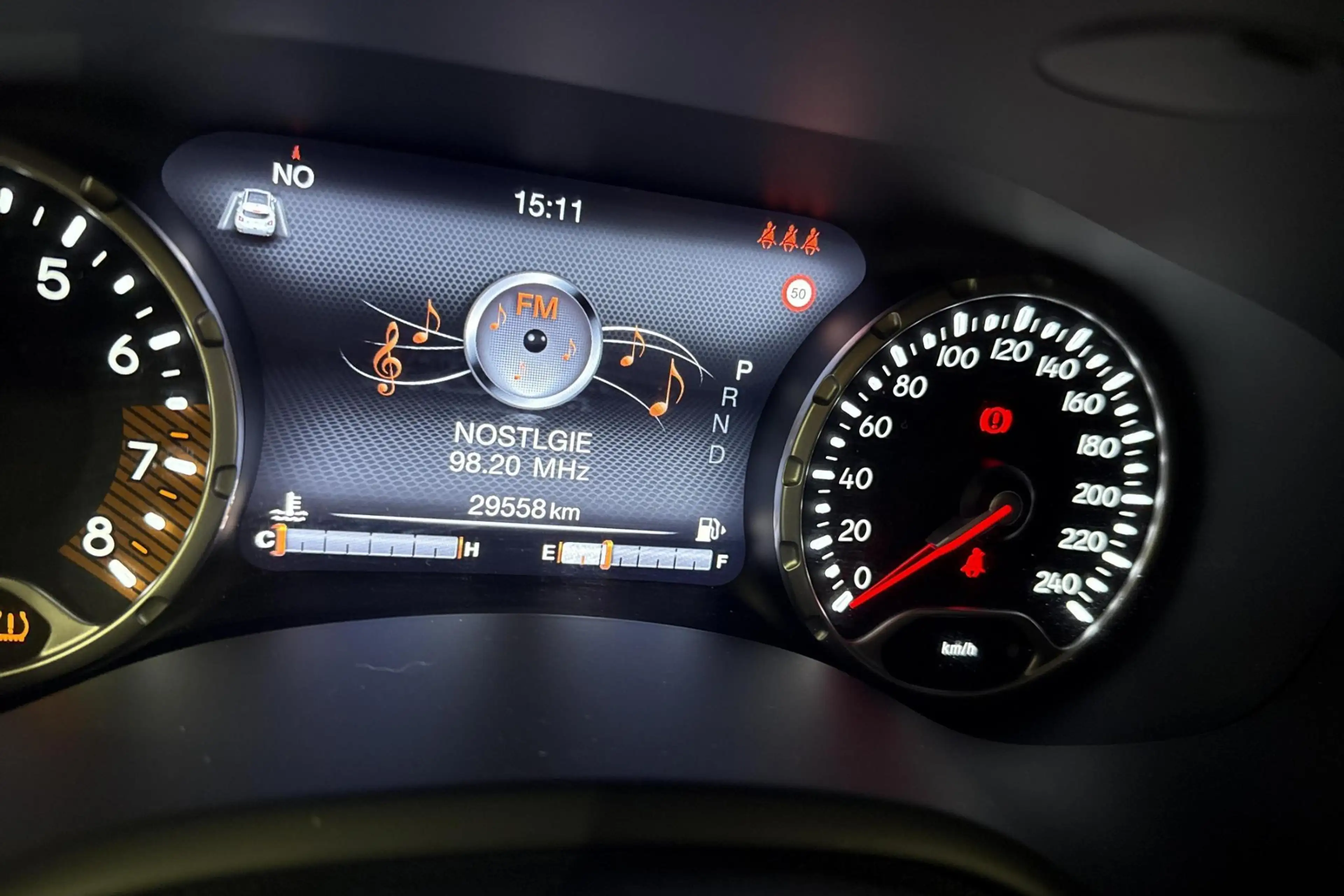 Jeep Renegade 1.3 T4 150 4x2 DDCT Longitude — photo 13