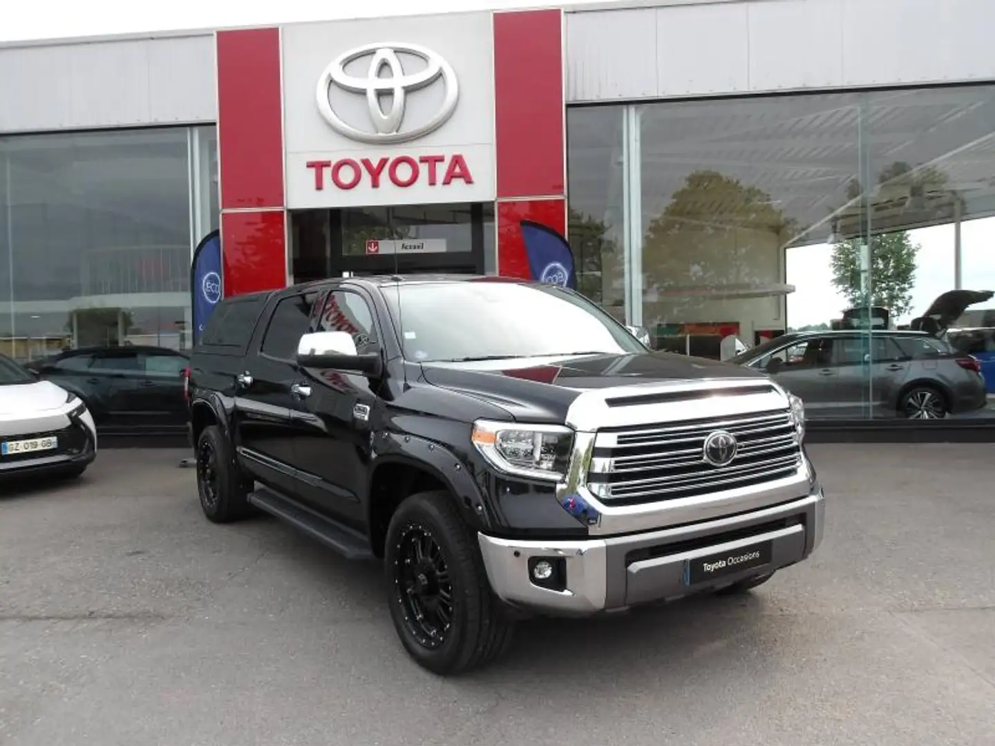 Toyota Tundra 4WD Schwarz - 1