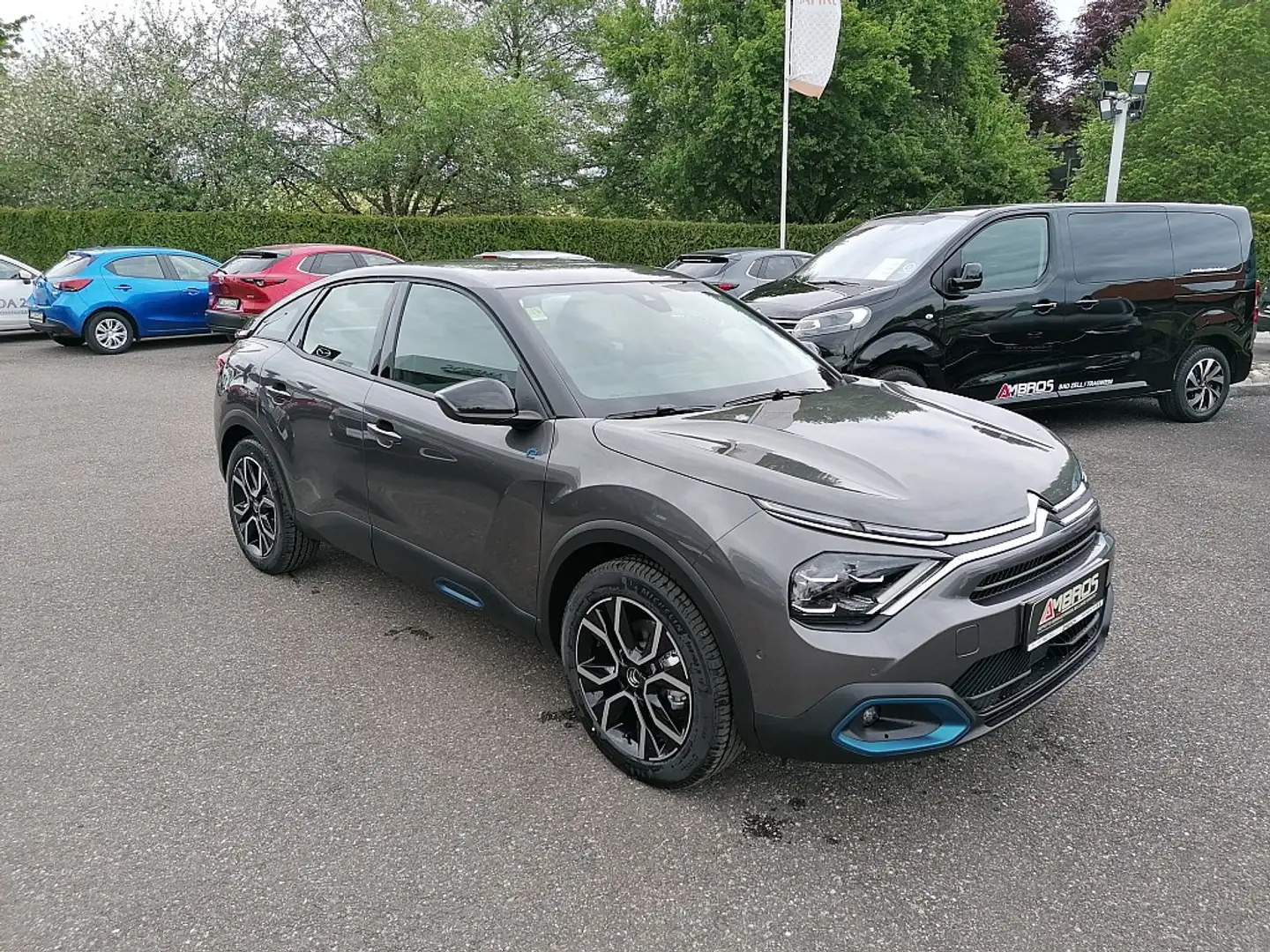 Citroen C4 e- 136 50kWh Shine Pack JUNGWAGEN-SONDERAKTION Grau - 1