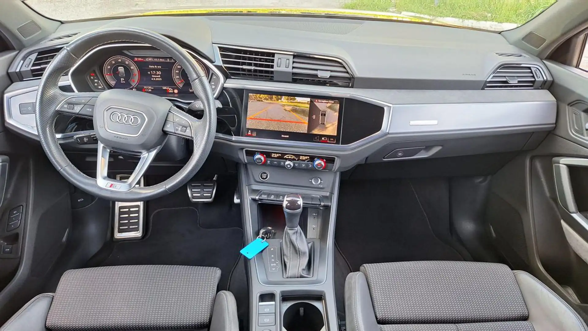 Audi Q3 SPB 35 TFSI S tronic S line edition N°GG378 Negro - 2