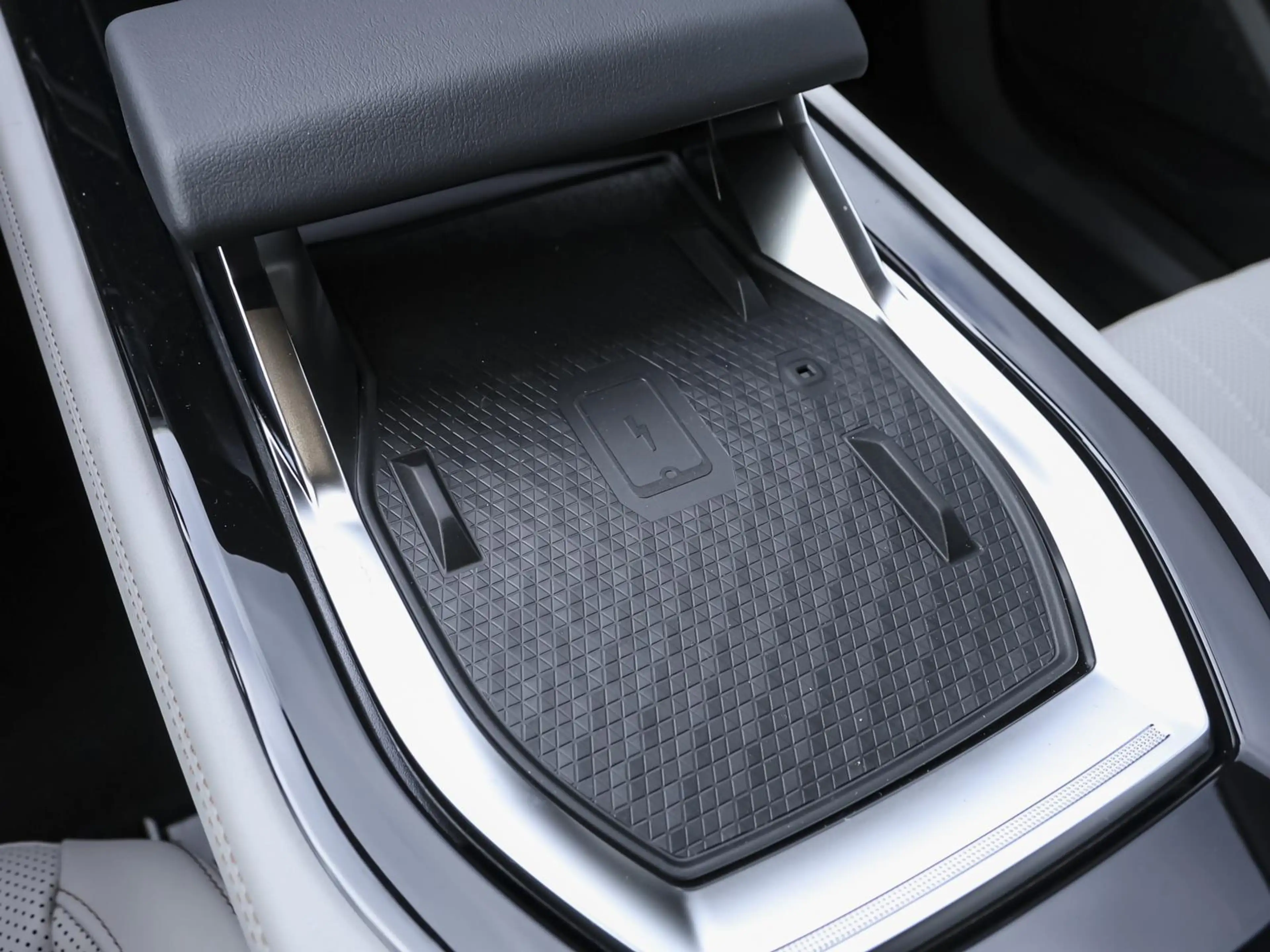 Renault Espace Iconic Full Hybrid E-Tech 200 5-Sitzer — photo 13