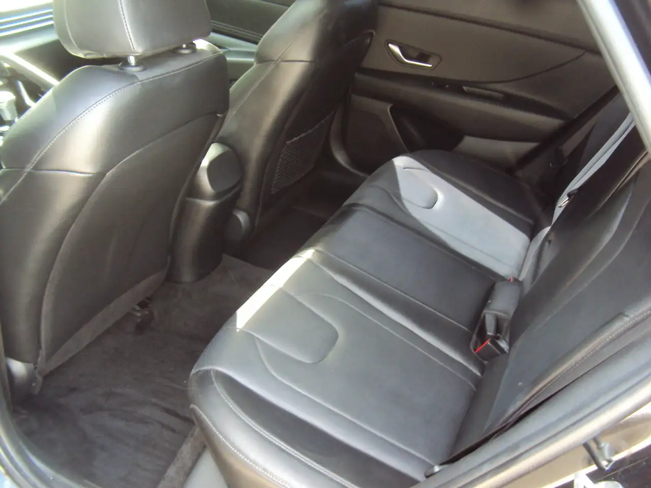 Hyundai ELANTRA снимка Hyundai ELANTRA