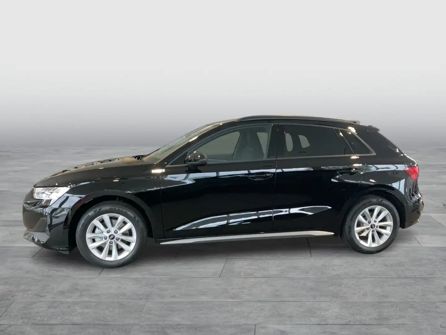 Audi A3 30 TFSI Schwarz - 2