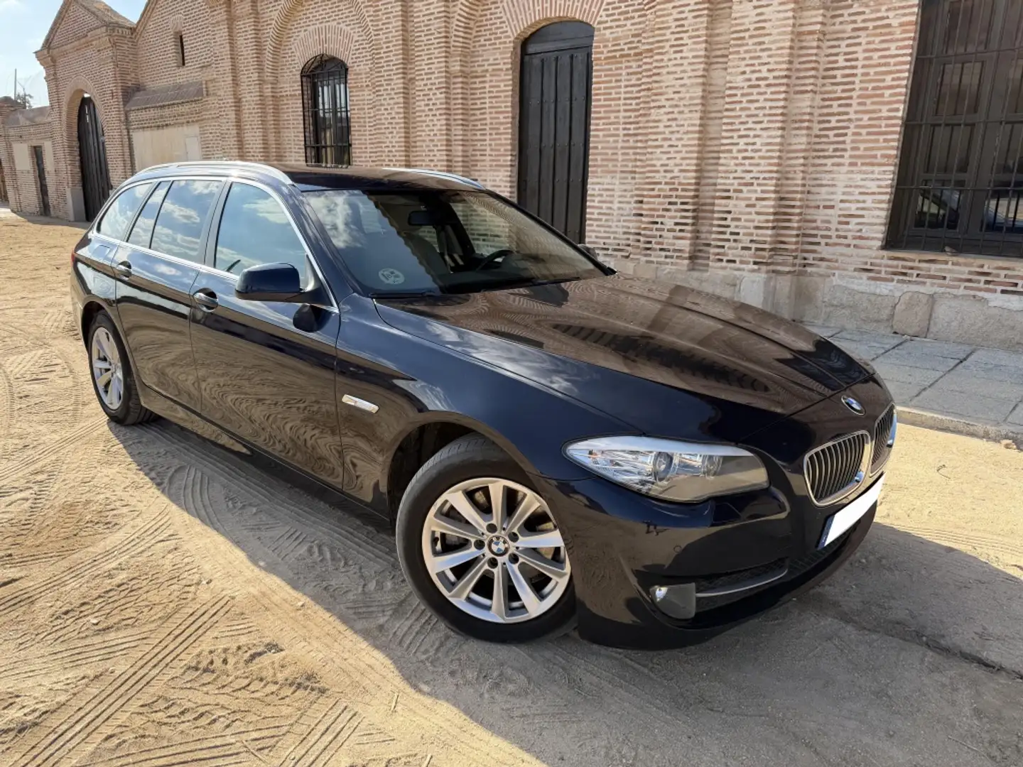 BMW 520 520dA Touring Blau - 2