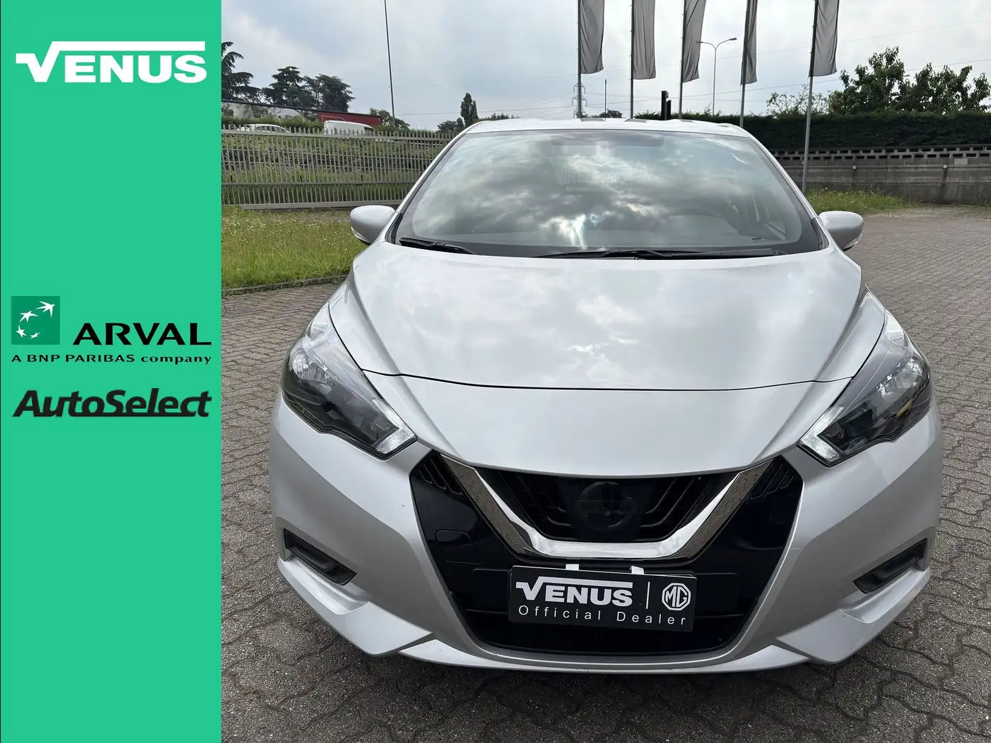 Nissan Micra IG-T 92 5 porte Acenta Zilver - 1