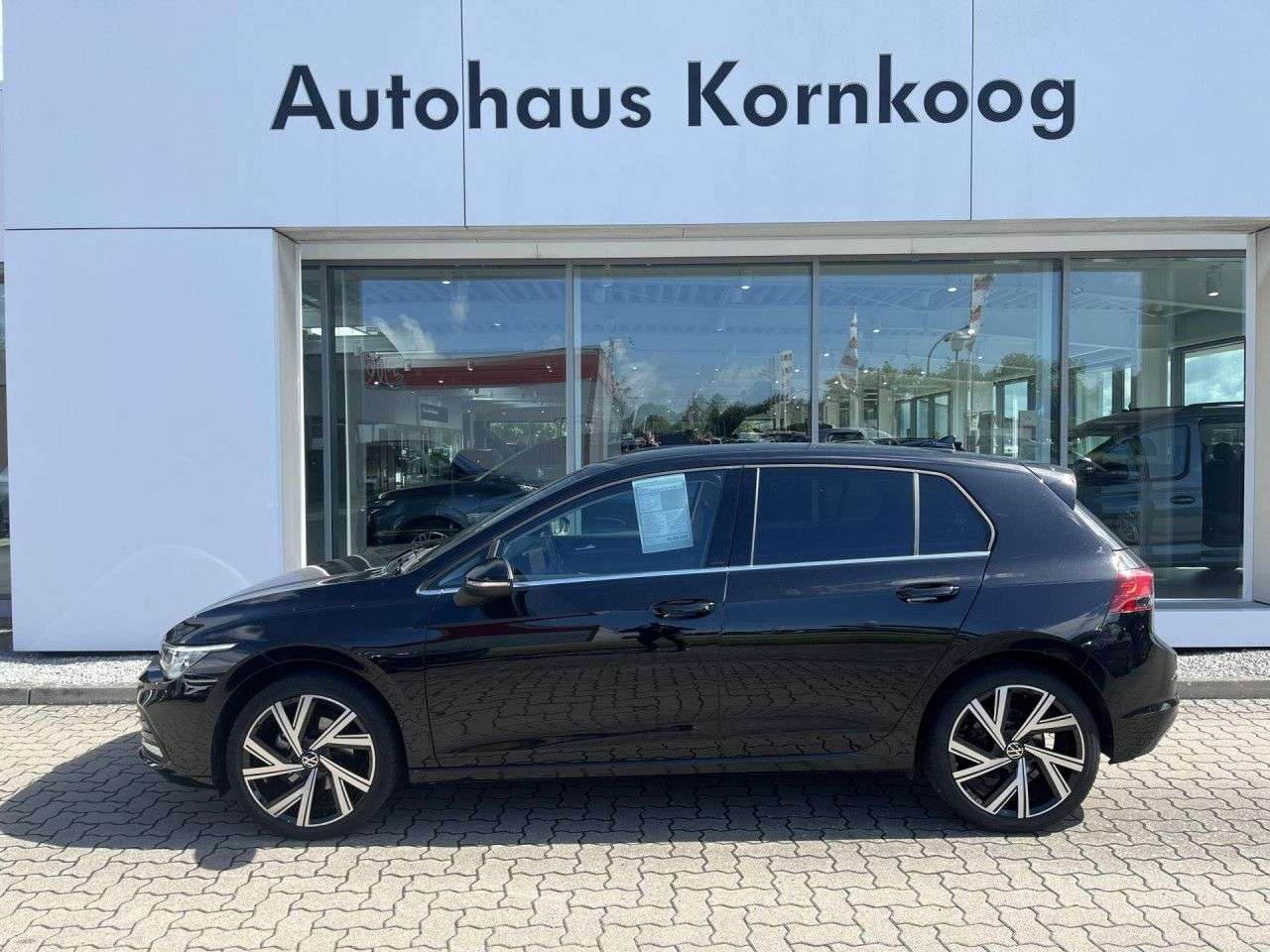 Volkswagen Golf 2024 — VIII 1.5 TSI Style LED ACC NAVI APP 2,99