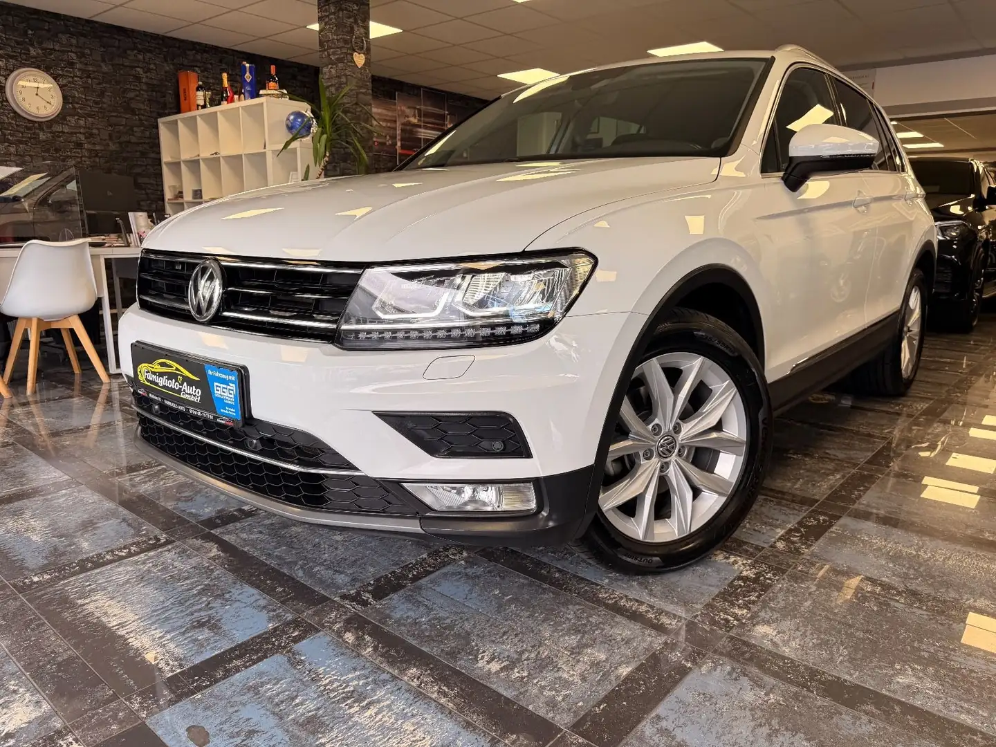Volkswagen Tiguan Highline BMT/Start-Stopp/Navi/LED Sch/1.H Weiß - 1