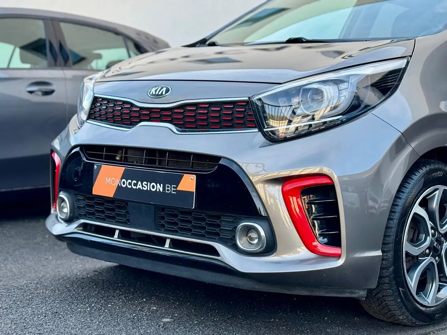 Kia Picanto 1.0i GT-LINE PHARES LED GPS CAMERA CUIR CARPLAY Gri - 2