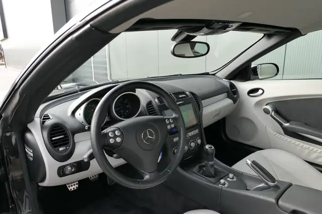 Mercedes-Benz SLK view 12