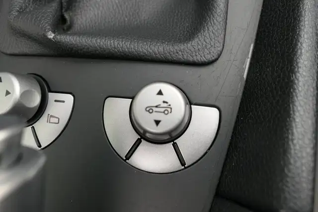 Mercedes-Benz SLK view 14