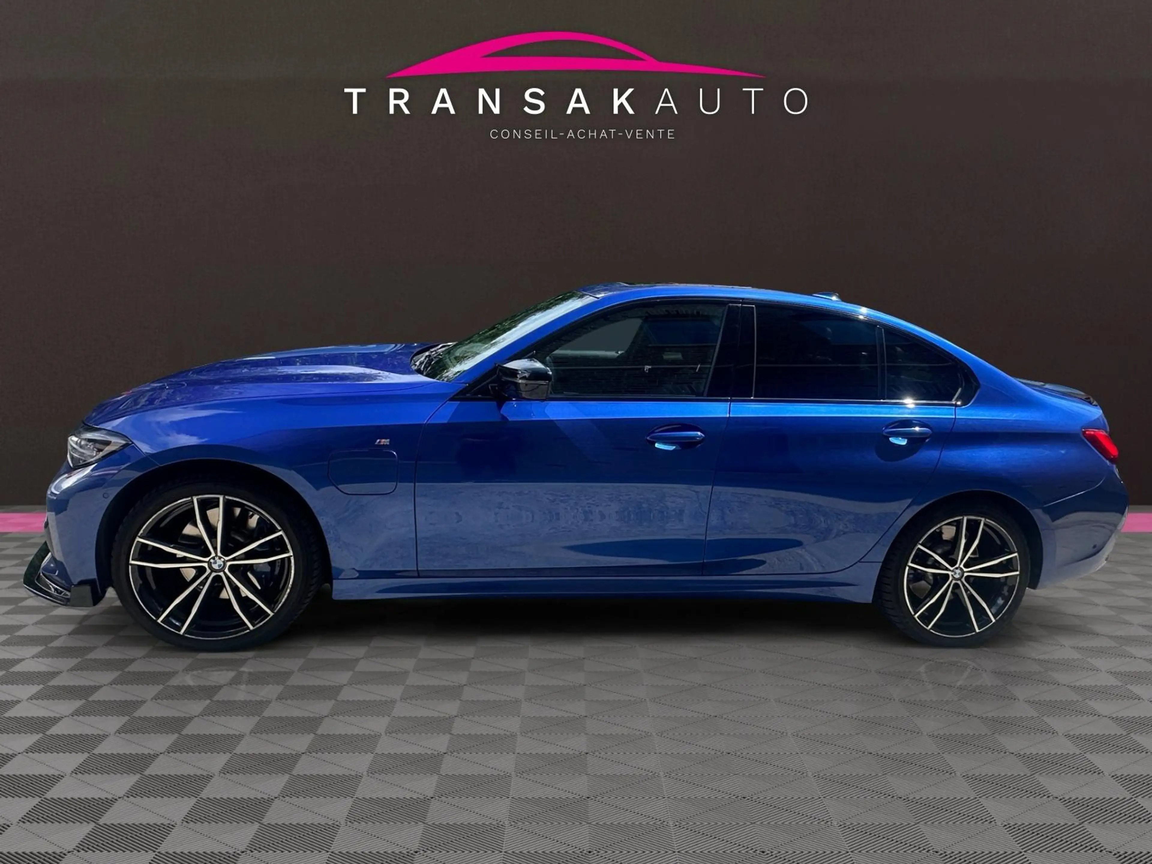 BMW 330 330e PHEV / Carnet complet / Véhicule belge / Full options — photo 2