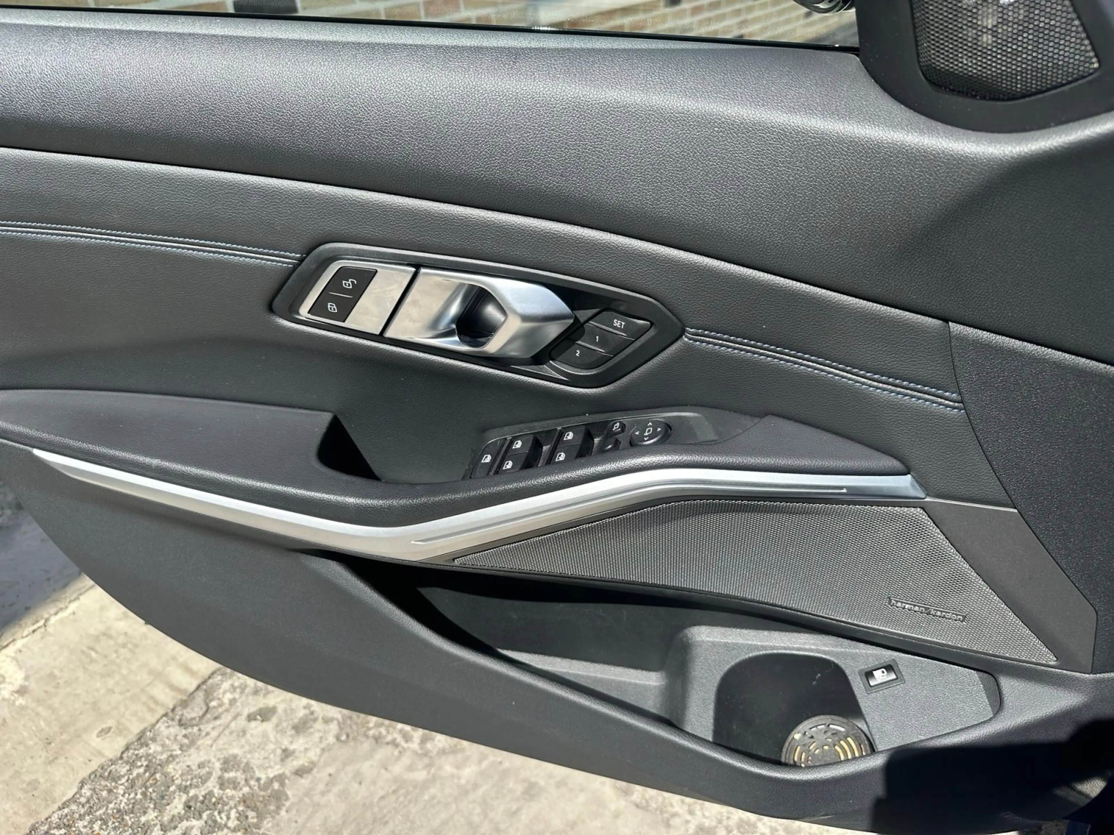 BMW 330 330e PHEV / Carnet complet / Véhicule belge / Full options — photo 9